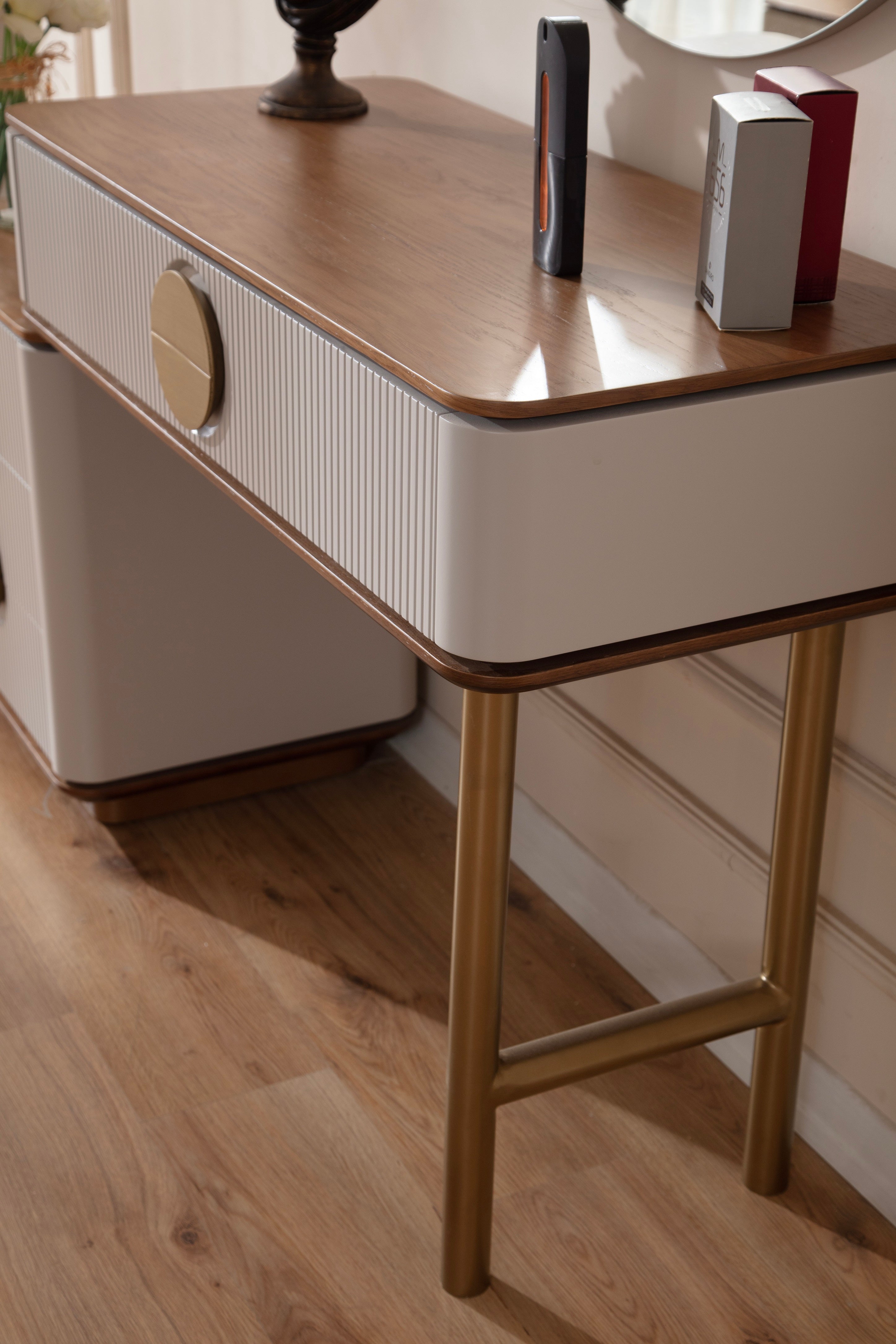 Тоалетка «Viola» + огледало и скрин с три чекмеджета, размер 145х84х45см