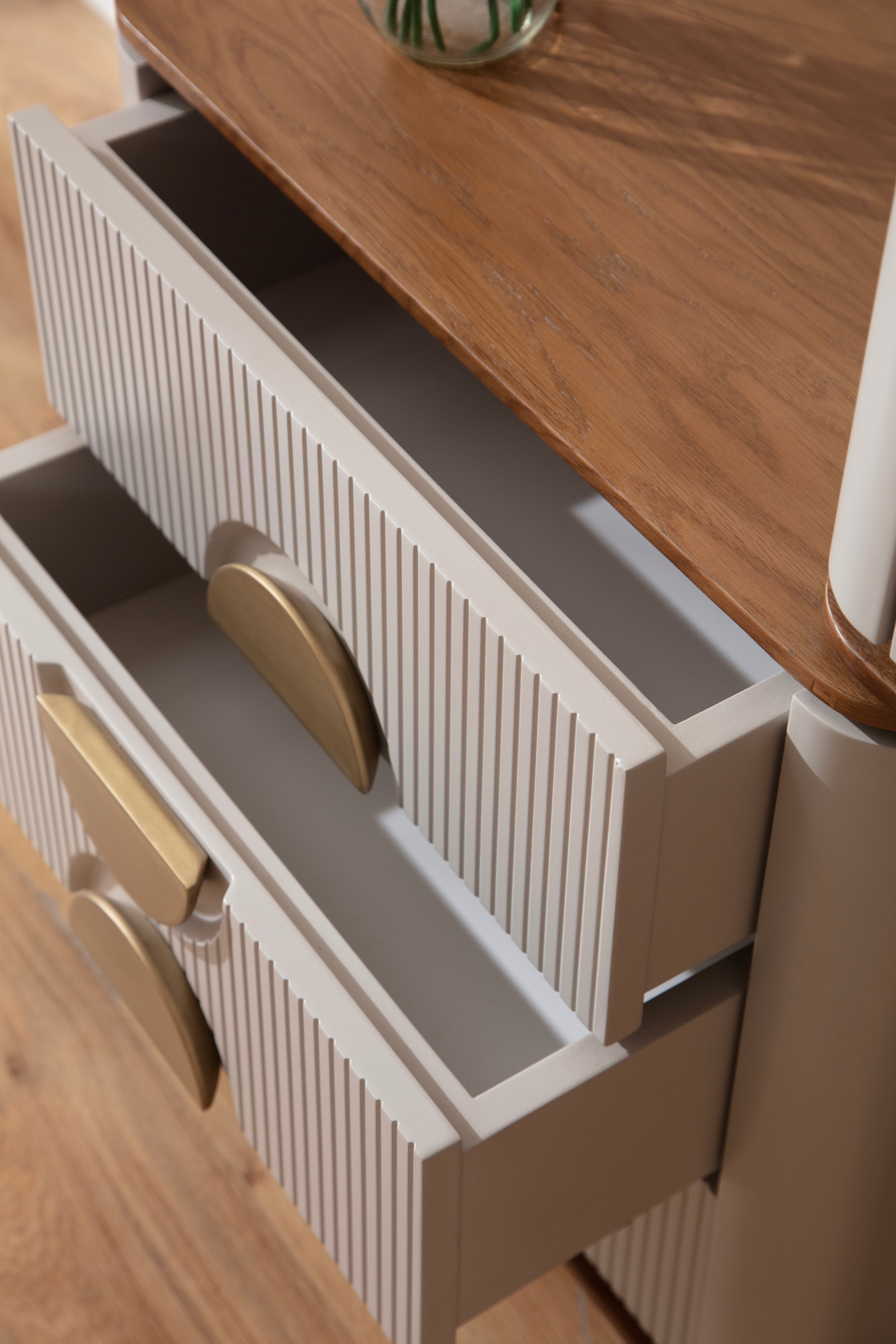 Тоалетка «Viola» + огледало и скрин с три чекмеджета, размер 145х84х45см