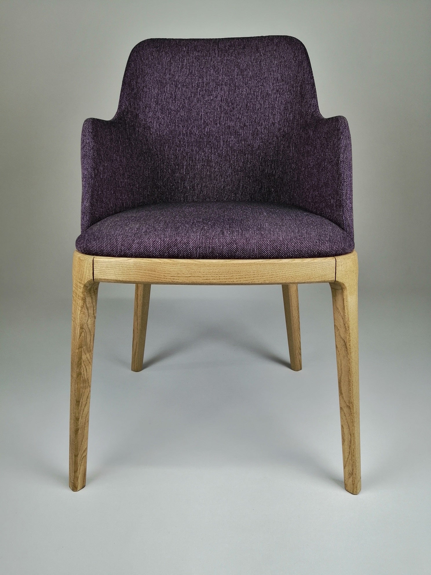 Трапезен стол «Nirvana»с подлакътник, с тапицерия, 50+ вида дамаски