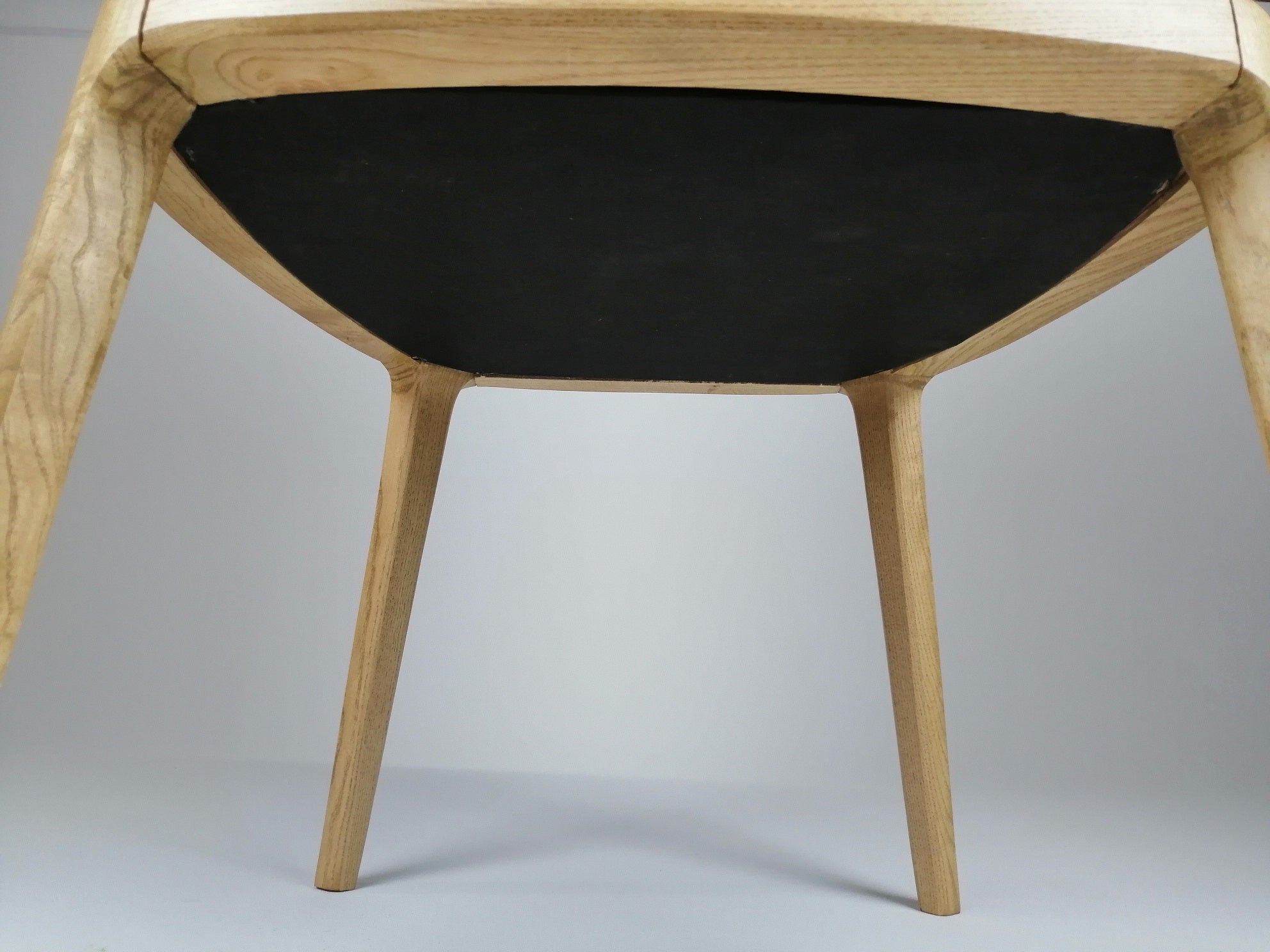 Трапезен стол «Nirvana»с подлакътник, с тапицерия, 50+ вида дамаски