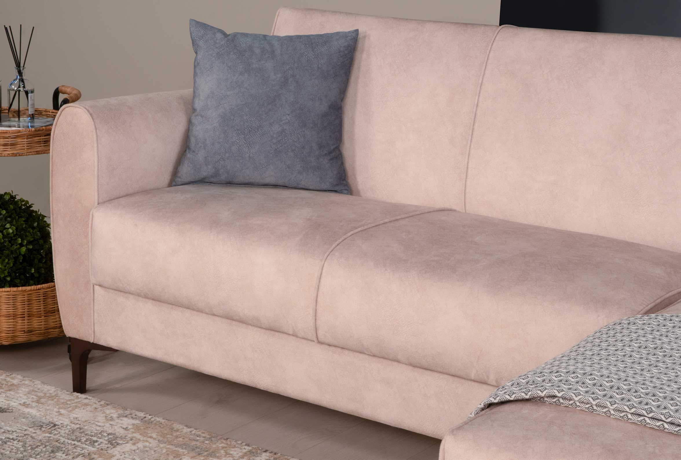 Ъглов разтегателен диван «Leo» + две декоративни възглавници, с място за съхранение, ширина 226см