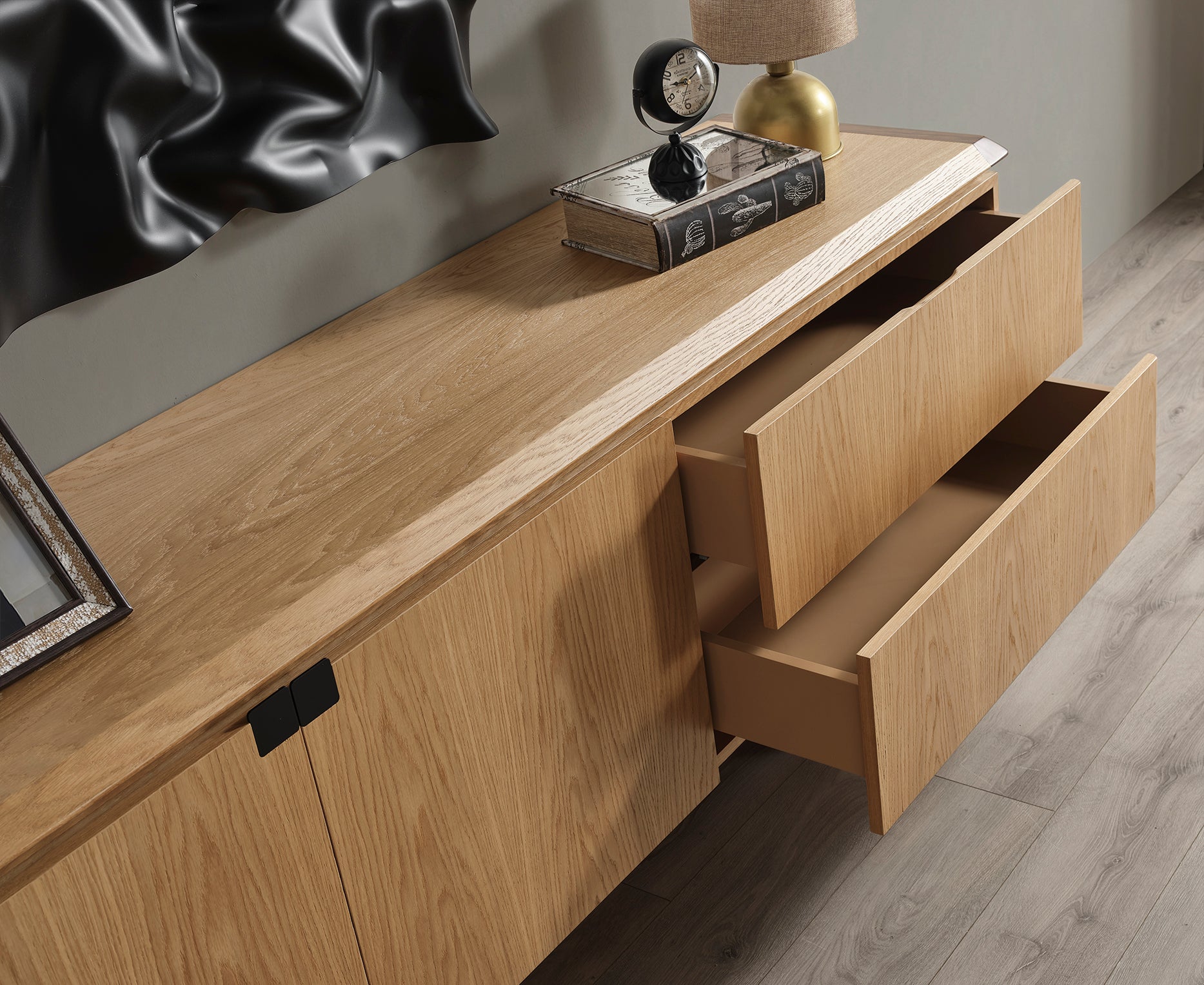 Бюфет «MK 40» с естествен фурнир, размер 208х82х49см