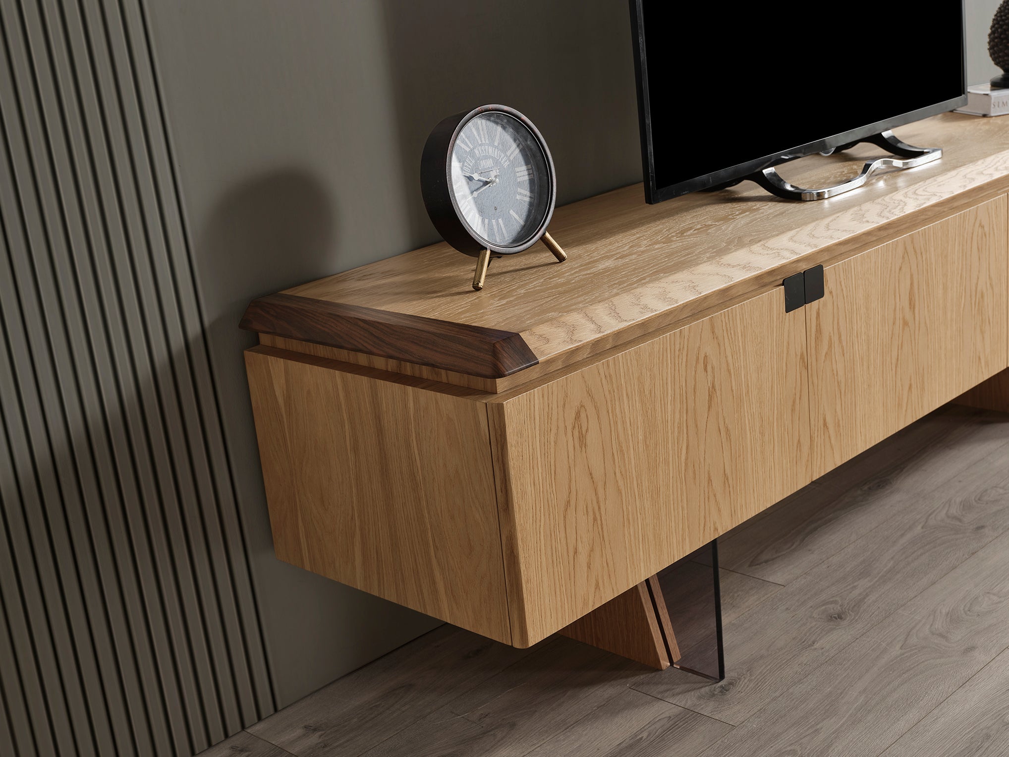 ТВ шкаф «MTV 40» с размер 208х62х49см