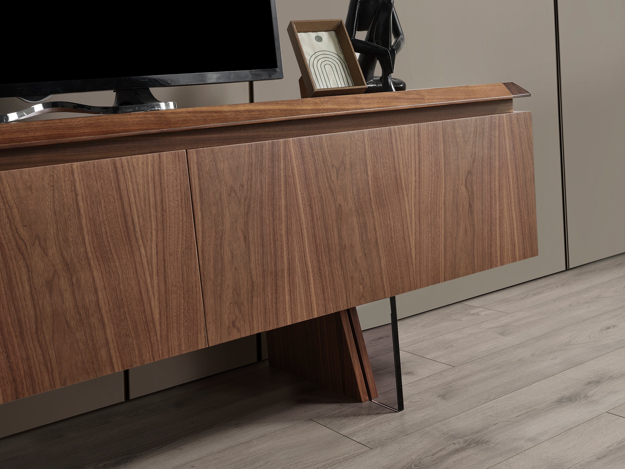 ТВ шкаф «MTV 41» с размер 208х62х49см