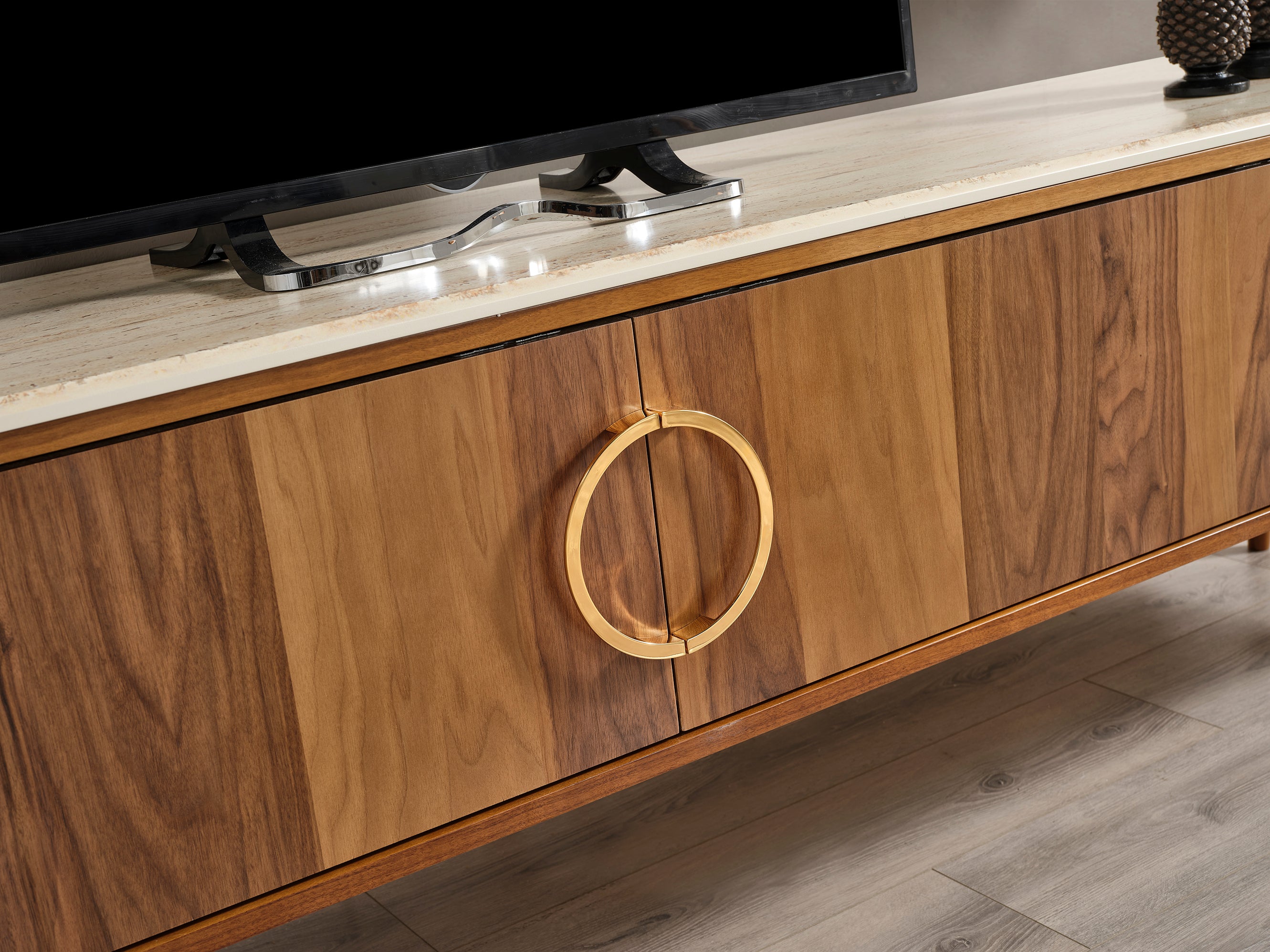 ТВ секция MTV 76