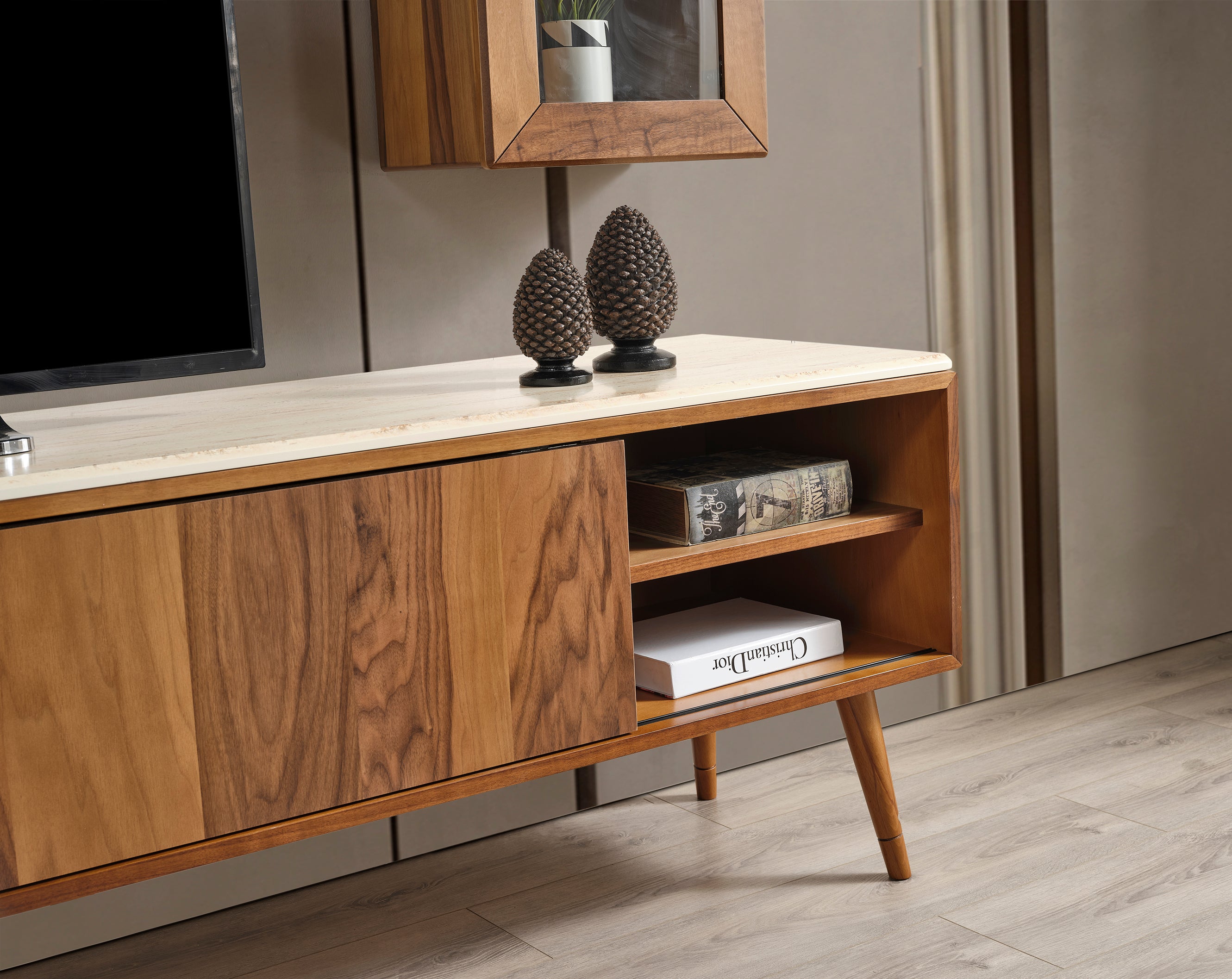 ТВ секция MTV 76