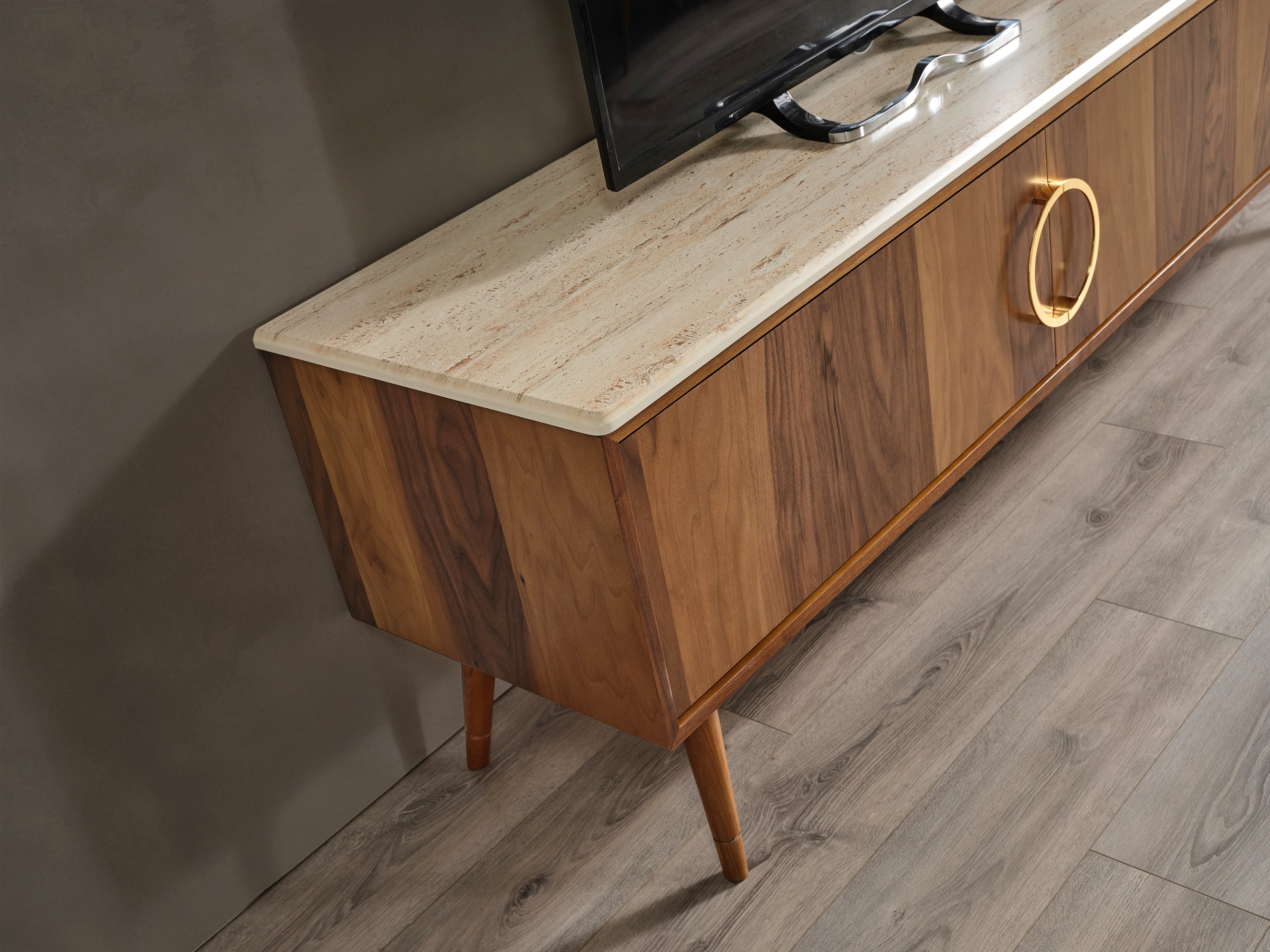 ТВ секция MTV 76