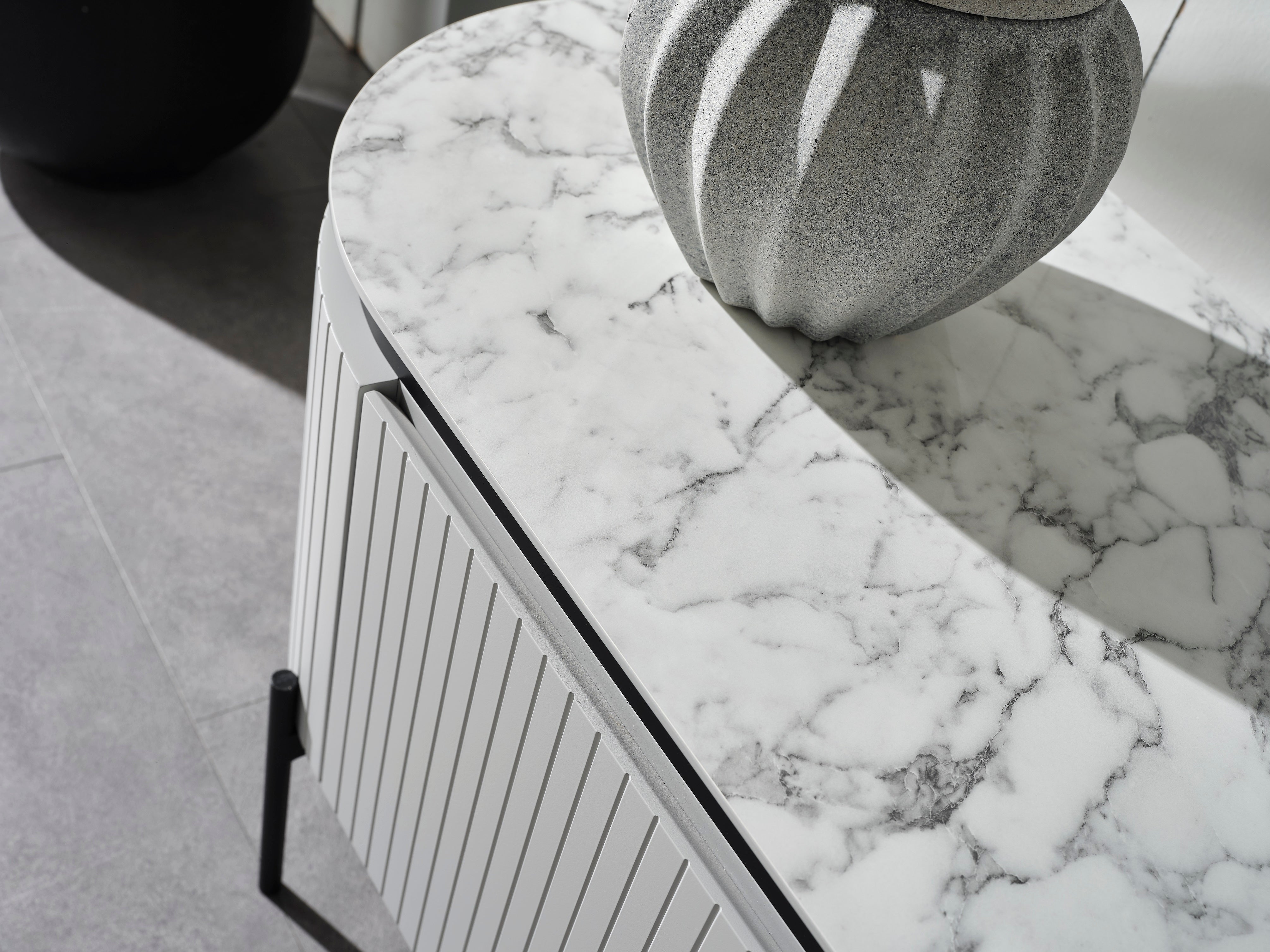 ТВ шкаф «Tesla Plus» с размер 208х57х42см