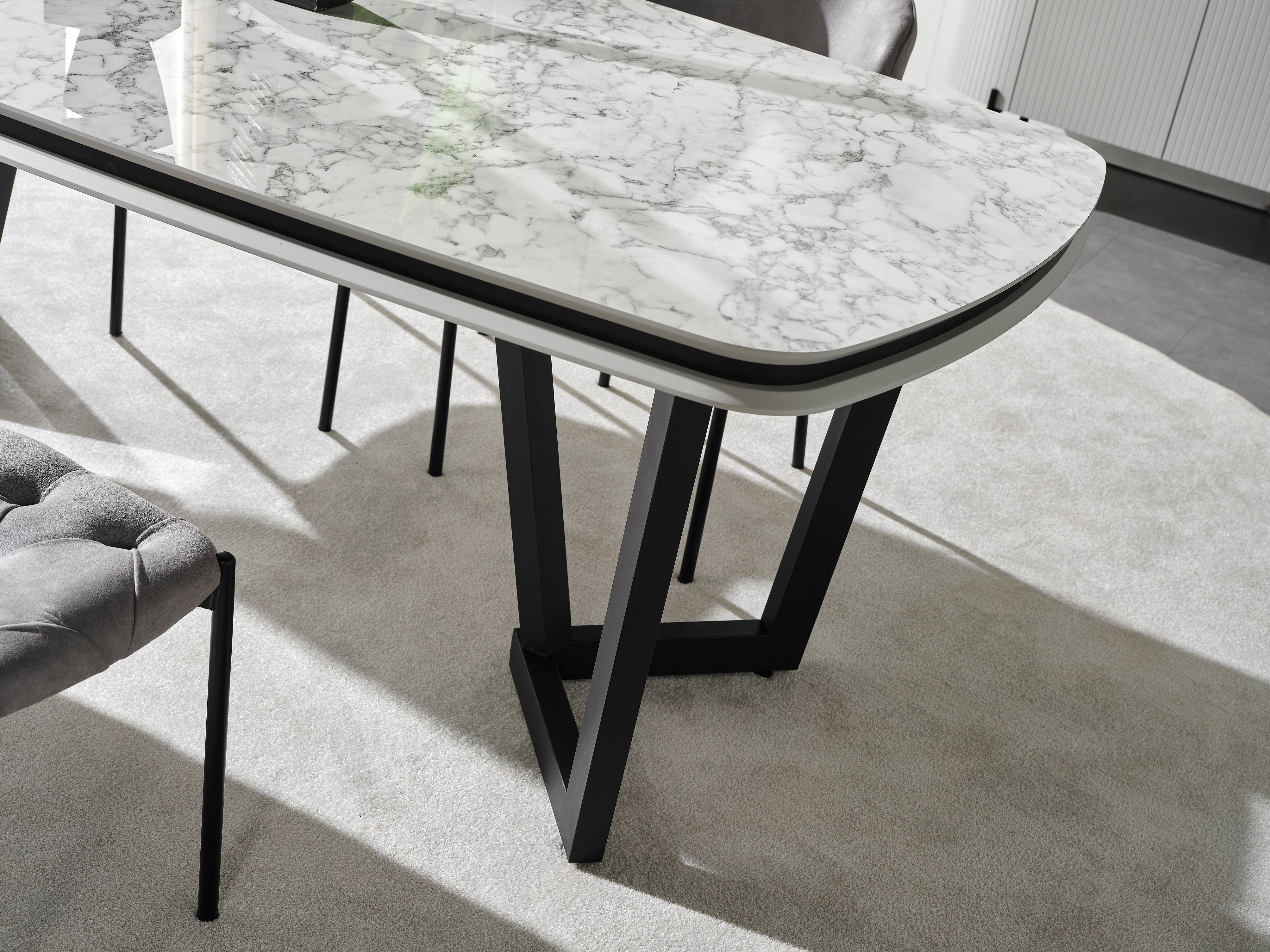 Трапезна разтегателна маса «Tesla Plus» с размер 165х78х104см