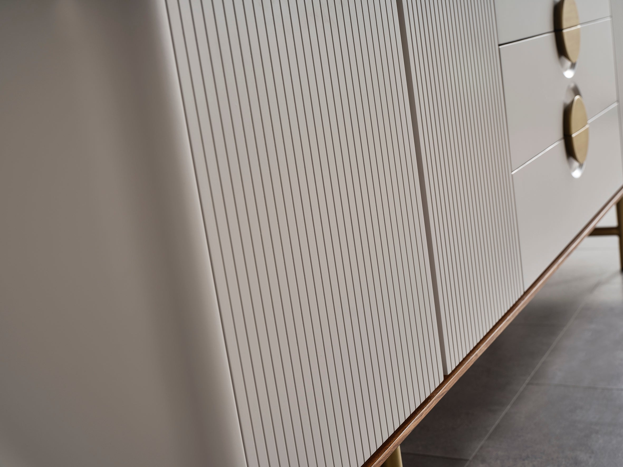 Бюфет «Viola» с три чекмеджета, размер 220х80х50см