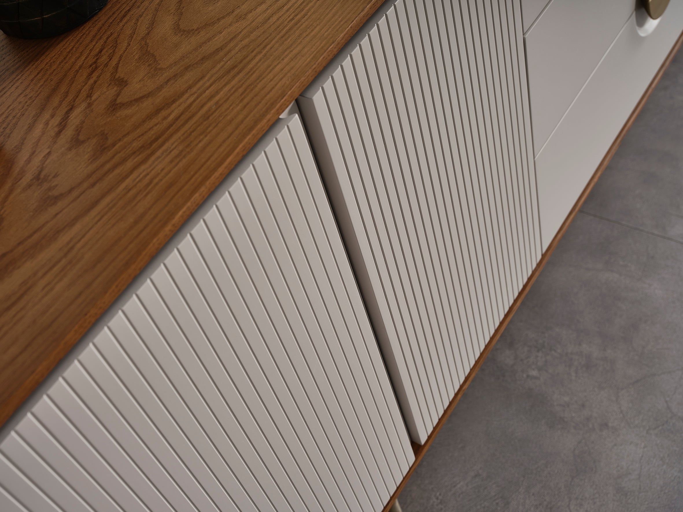 Бюфет «Viola» с три чекмеджета, размер 220х80х50см