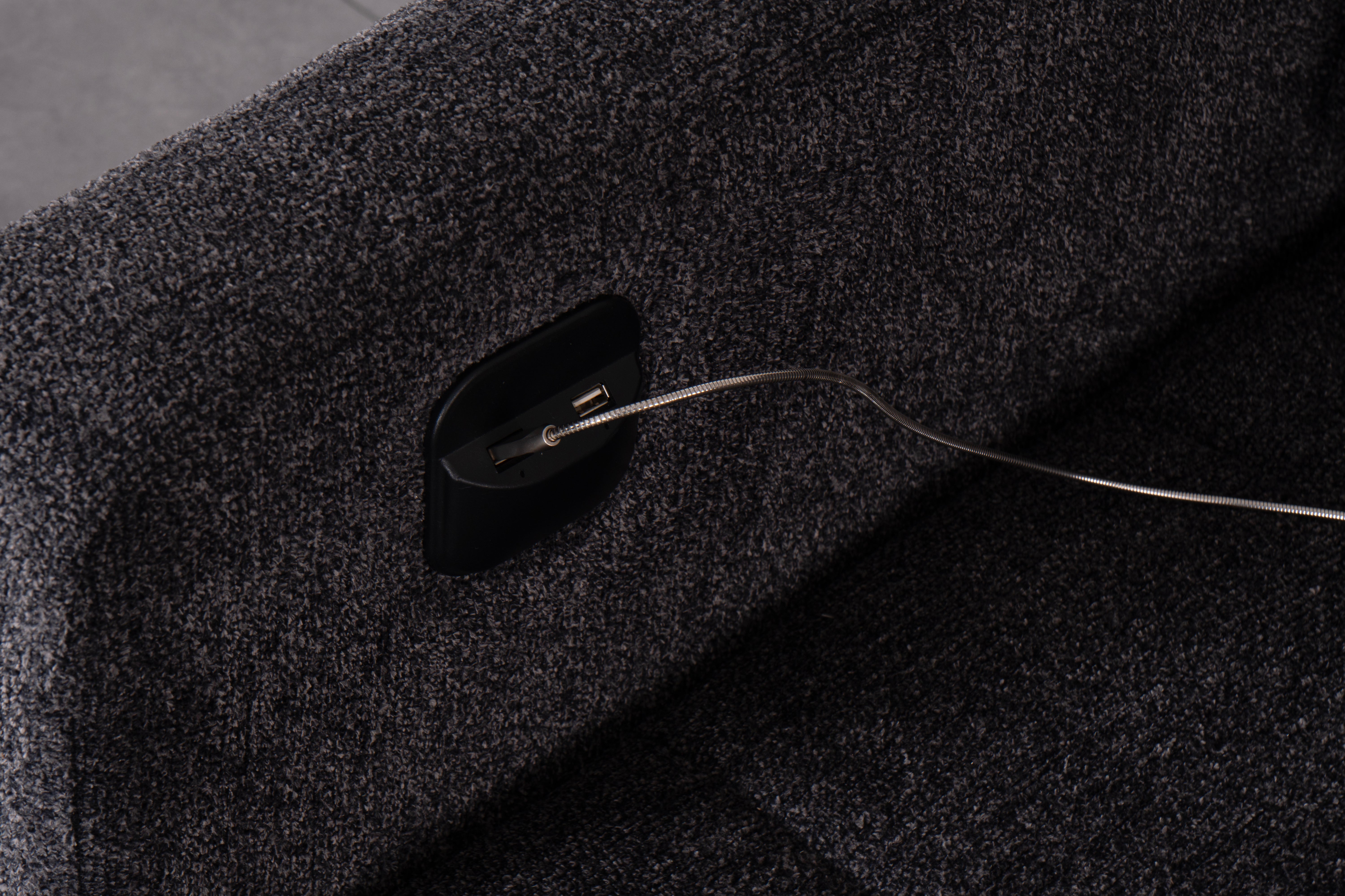 Ъглов разтегателен диван «New Port» + USB зарядна станция, ширина 247см