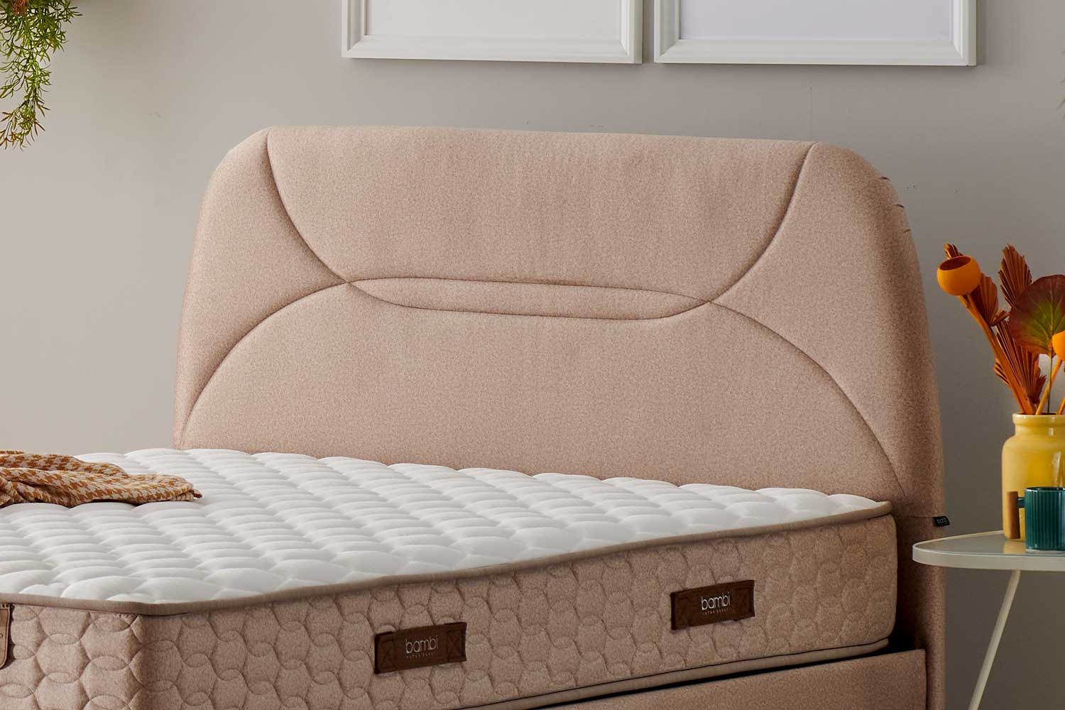 Тапицирана табла за легло «Oviedo»