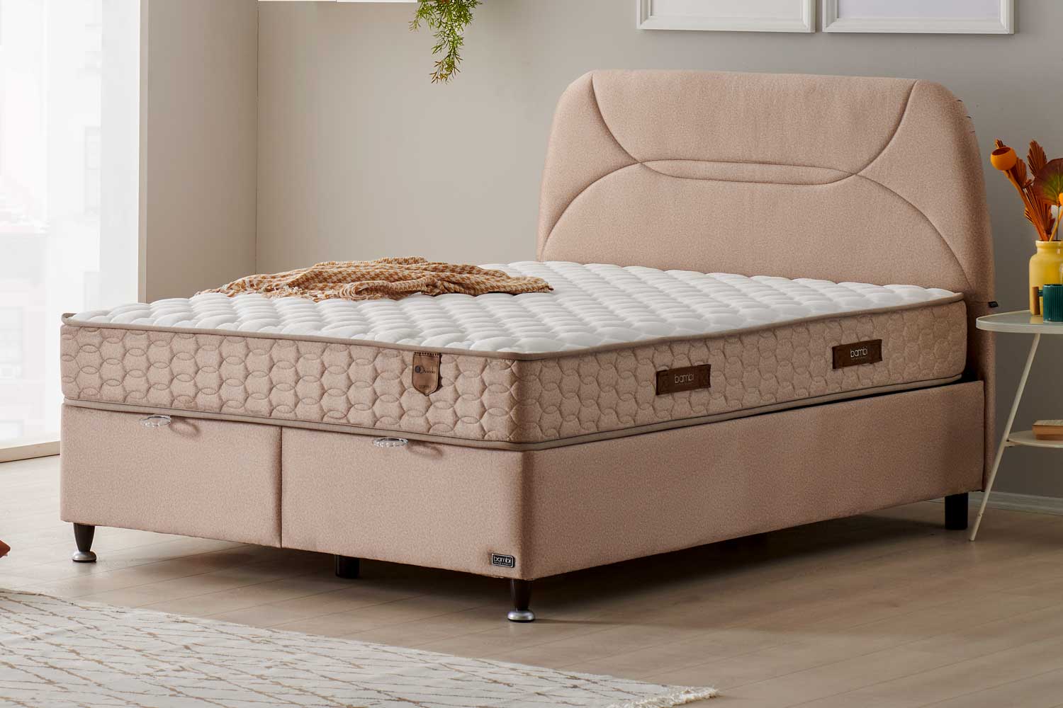 Тапицирана основа за легло «Oviedo» с място за съхранение, повдигащ механизъм, система за безшумно затваряне