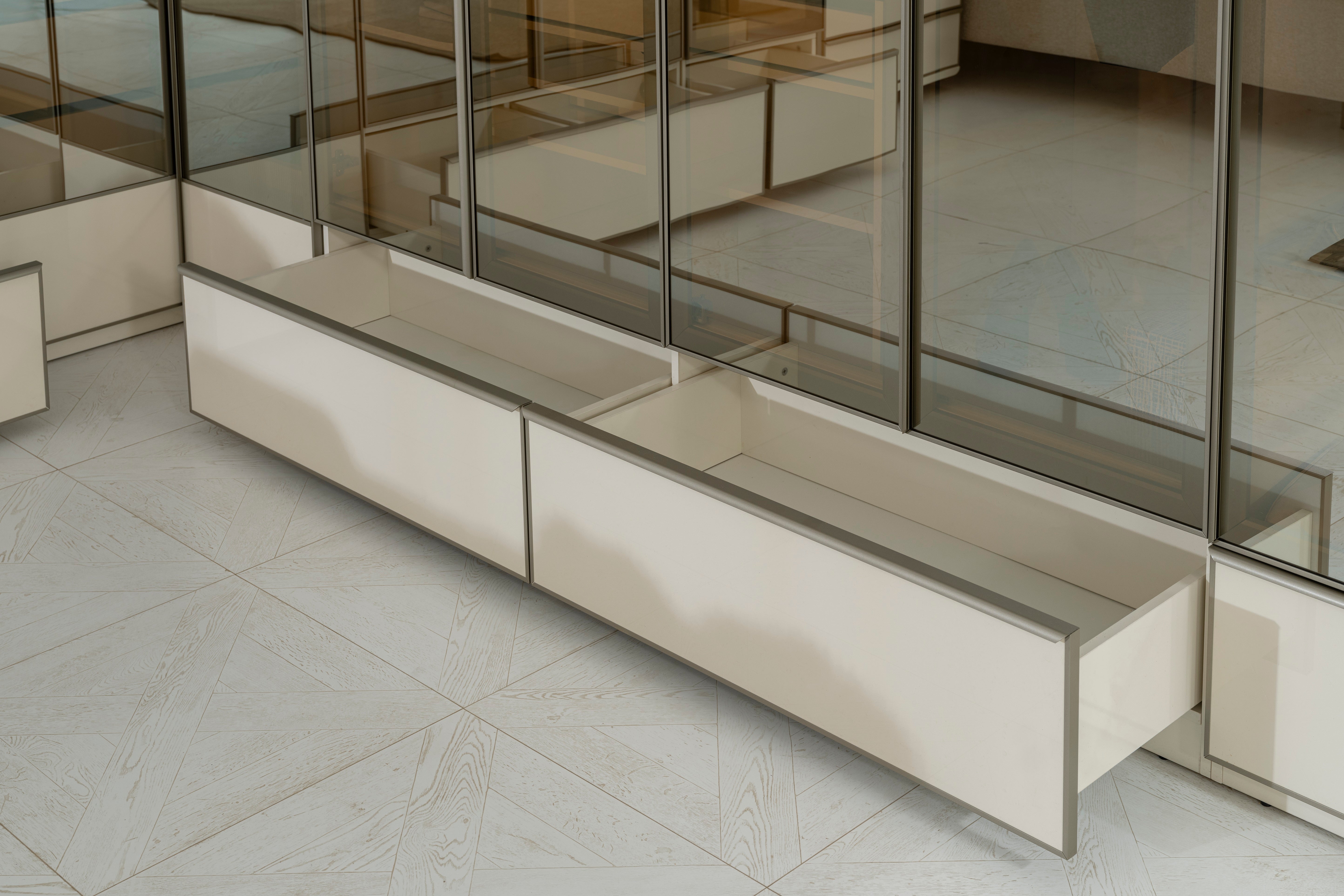 Модулен гардероб «Pamukkale» - 5 модула, с осветление, стъклени врати