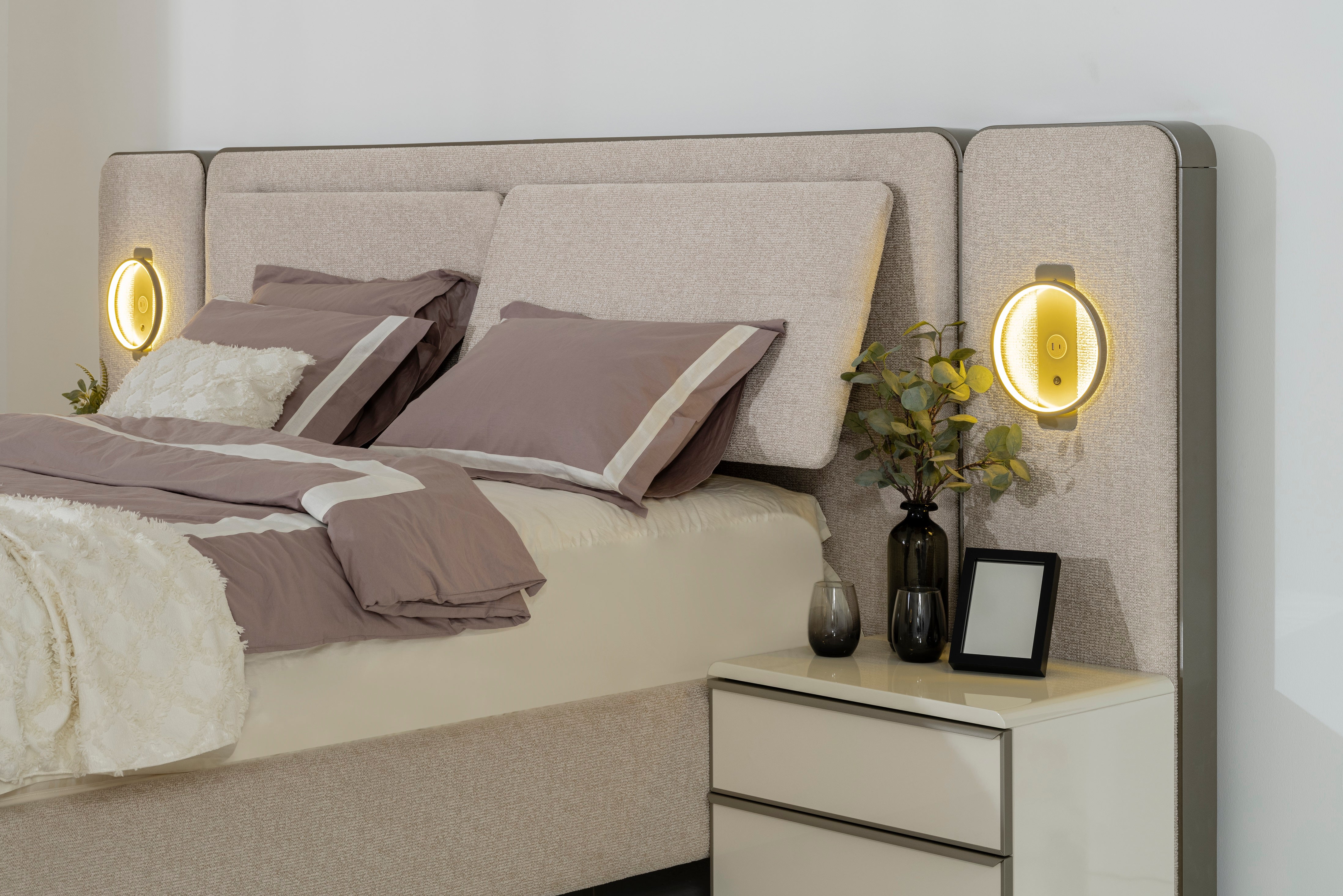 Нощно шкафче «Pamukkale» + две чекмеджета, размер 62х49х45см