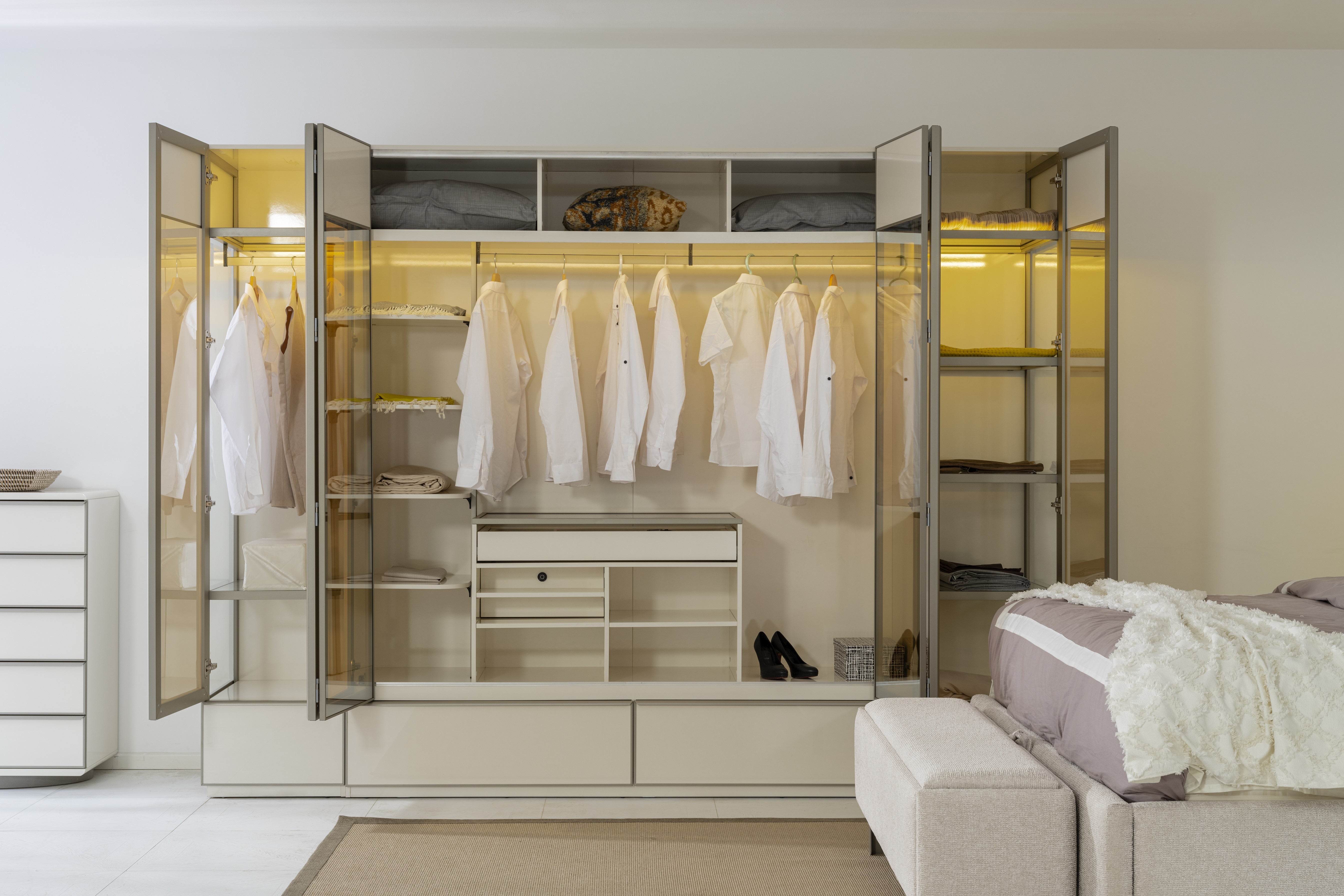 Модулен гардероб «Pamukkale» - 5 модула, с осветление, стъклени врати