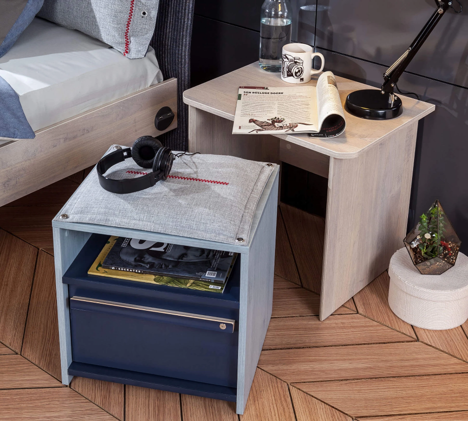 Нощно шкафче «Trio» + издърпваща се табуретка с чекмедже, размер 55х48х41см