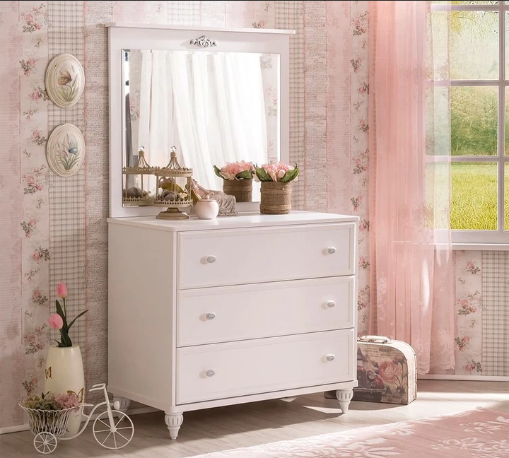 Скрин «Romantica» с три чекмеджета, размер 90х84х50см