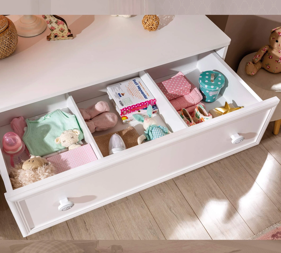 Скрин «Romantica» с три чекмеджета, размер 90х84х50см