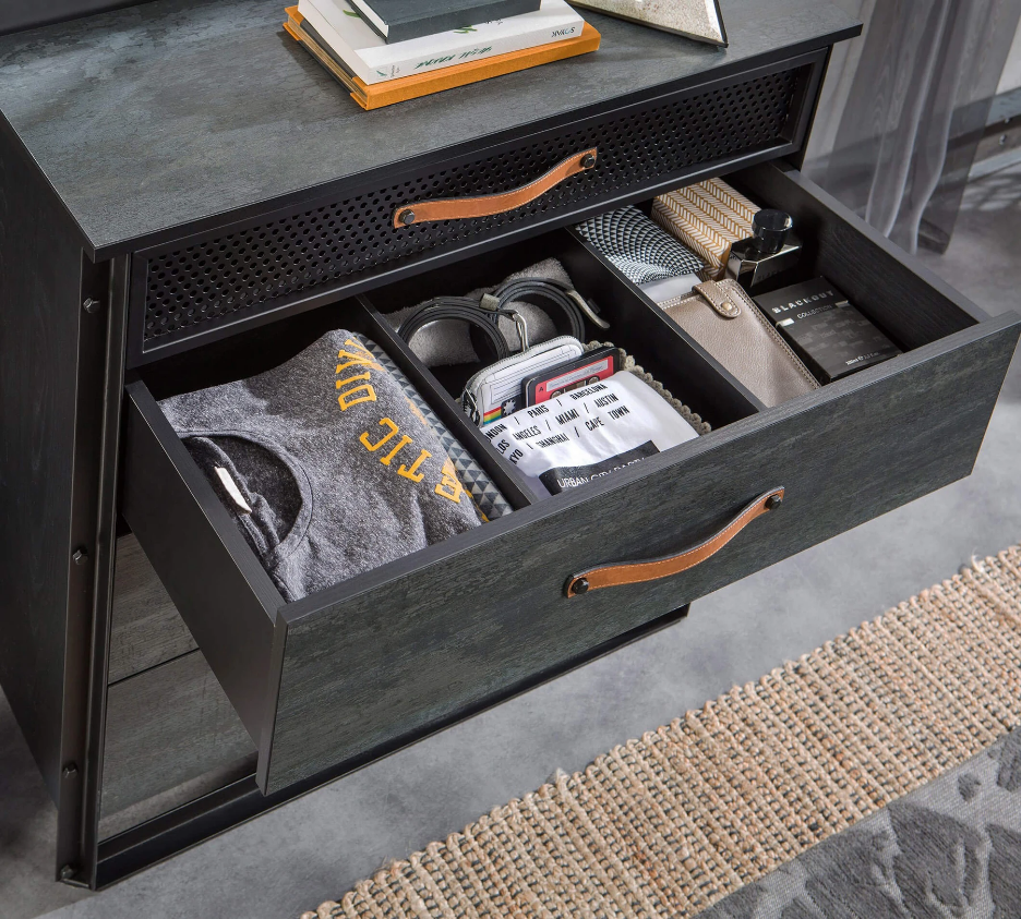 Скрин «Dark Metal» с четири чекмеджета, размер 78х87х48см