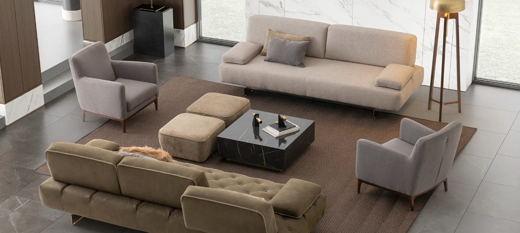 Триместен разтегателен диван «Marseille» + 2 декоративни възглавници, подвижни подлакътници, ширина 235см