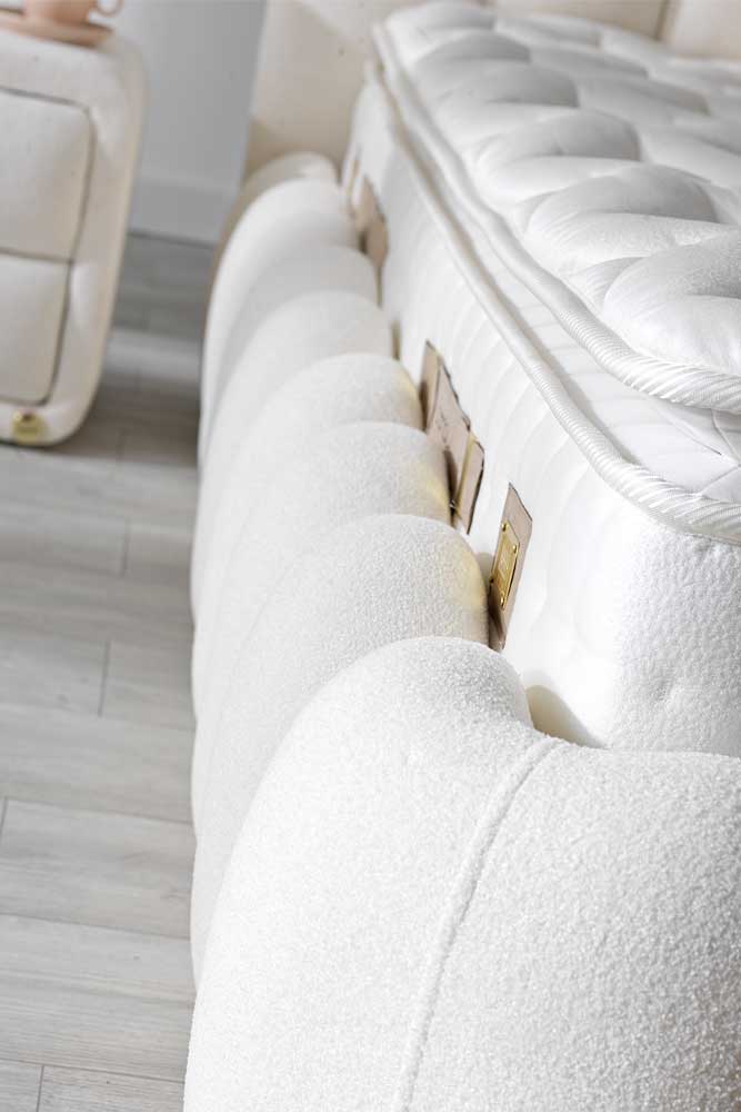 Тапицирана основа за легло «Vanilla Dream Loop» с място за съхранение, повдигащ механизъм, система за безшумно затваряне