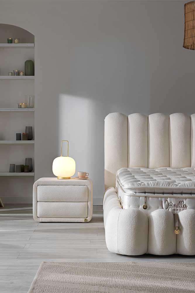 Тапицирано нощно шкафче «Vanilla Dream» с размер 61х44х41см