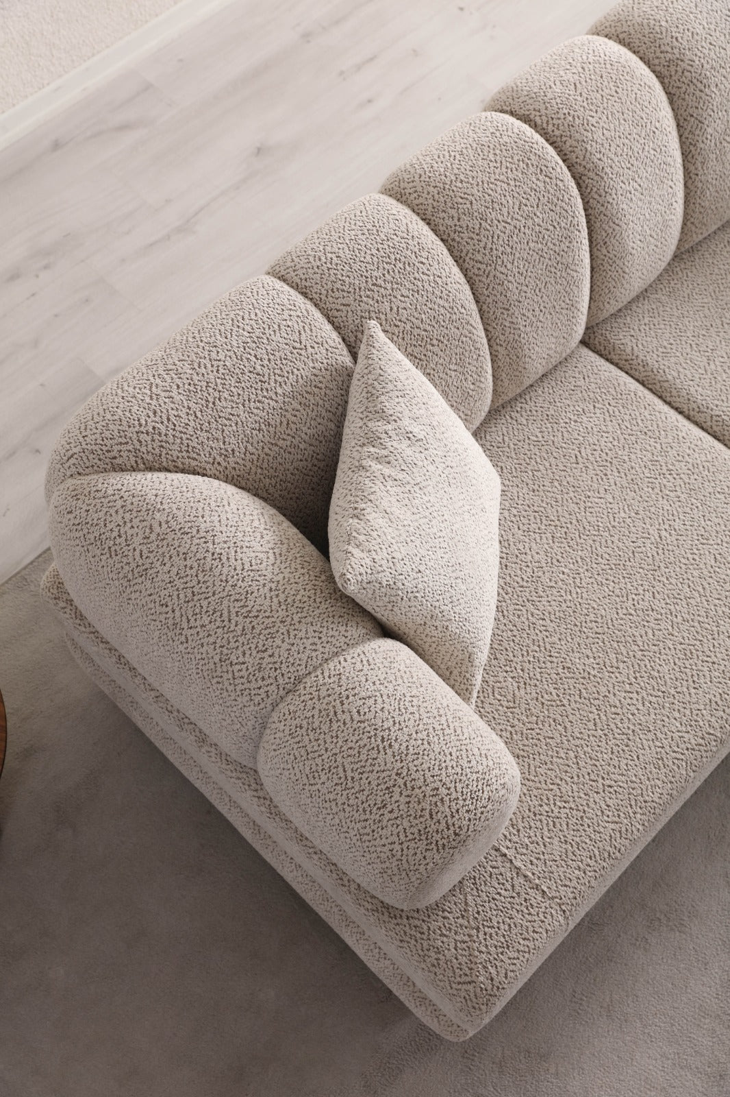 Ъглов разтегателен диван «Lion» + три декоративни възглавници, с място за съхранение, ширина 265см