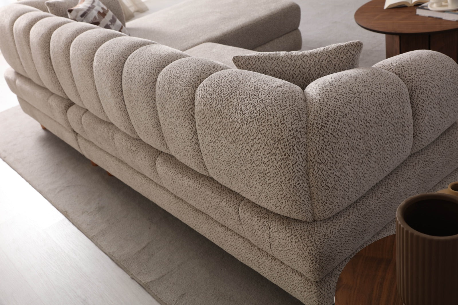 Ъглов разтегателен диван «Lion» + три декоративни възглавници, с място за съхранение, ширина 265см