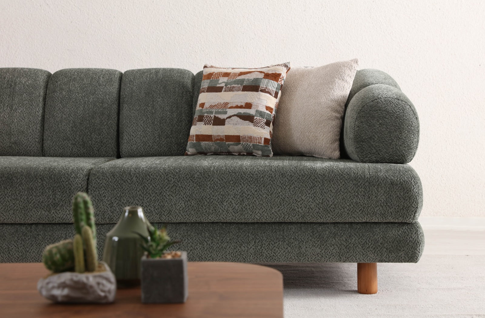 Триместен разтегателен диван «Lion» + 2 декоративни възглавници, с място за съхранение, ширина 230см