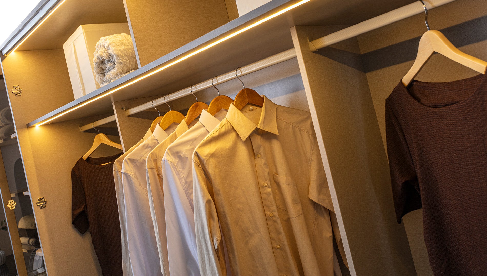 Петкрилен гардероб «Zenith» стъклени врати, ширина 262см