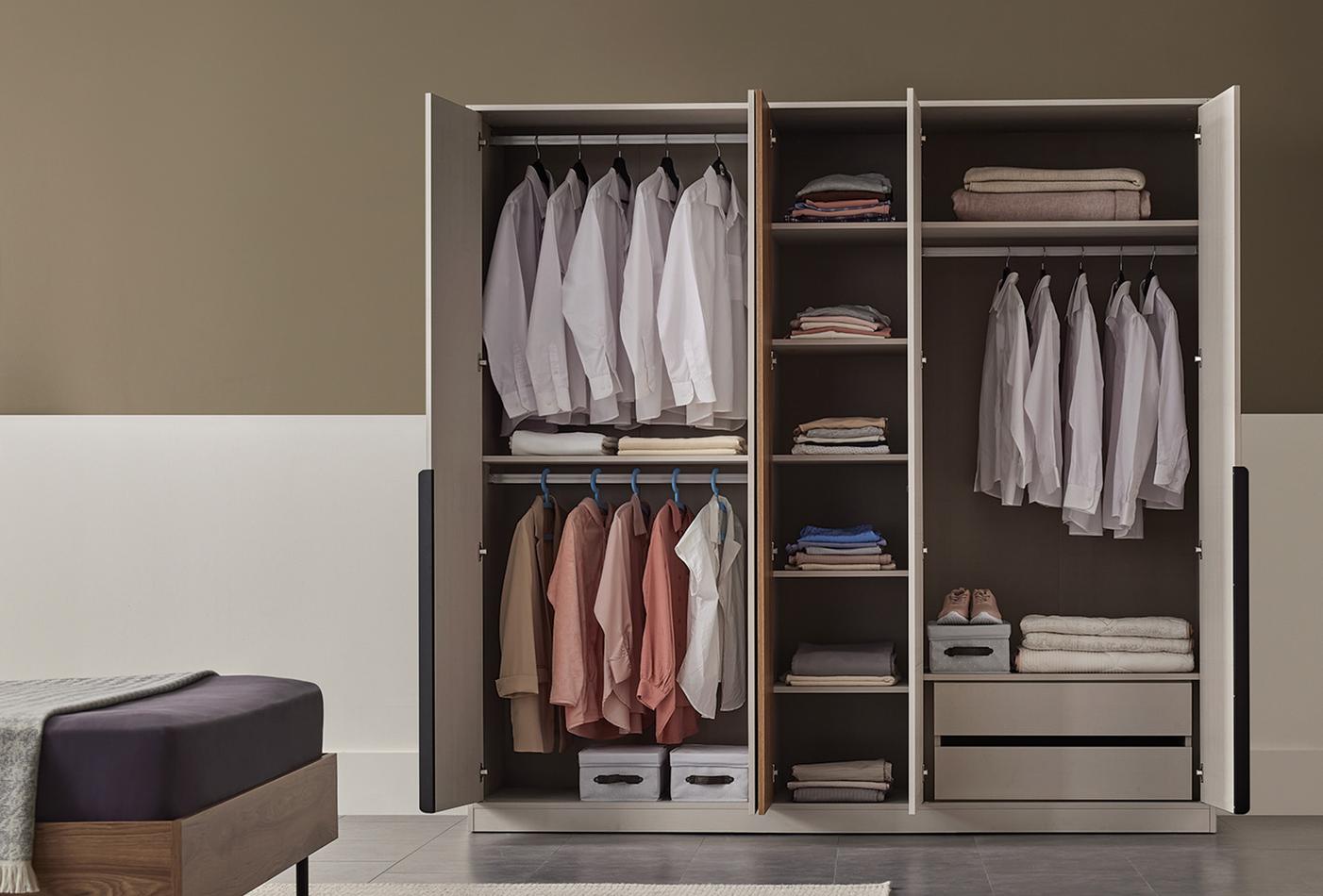 Петкрилен гардероб «Loreto» с огледална врата, ширина 227см