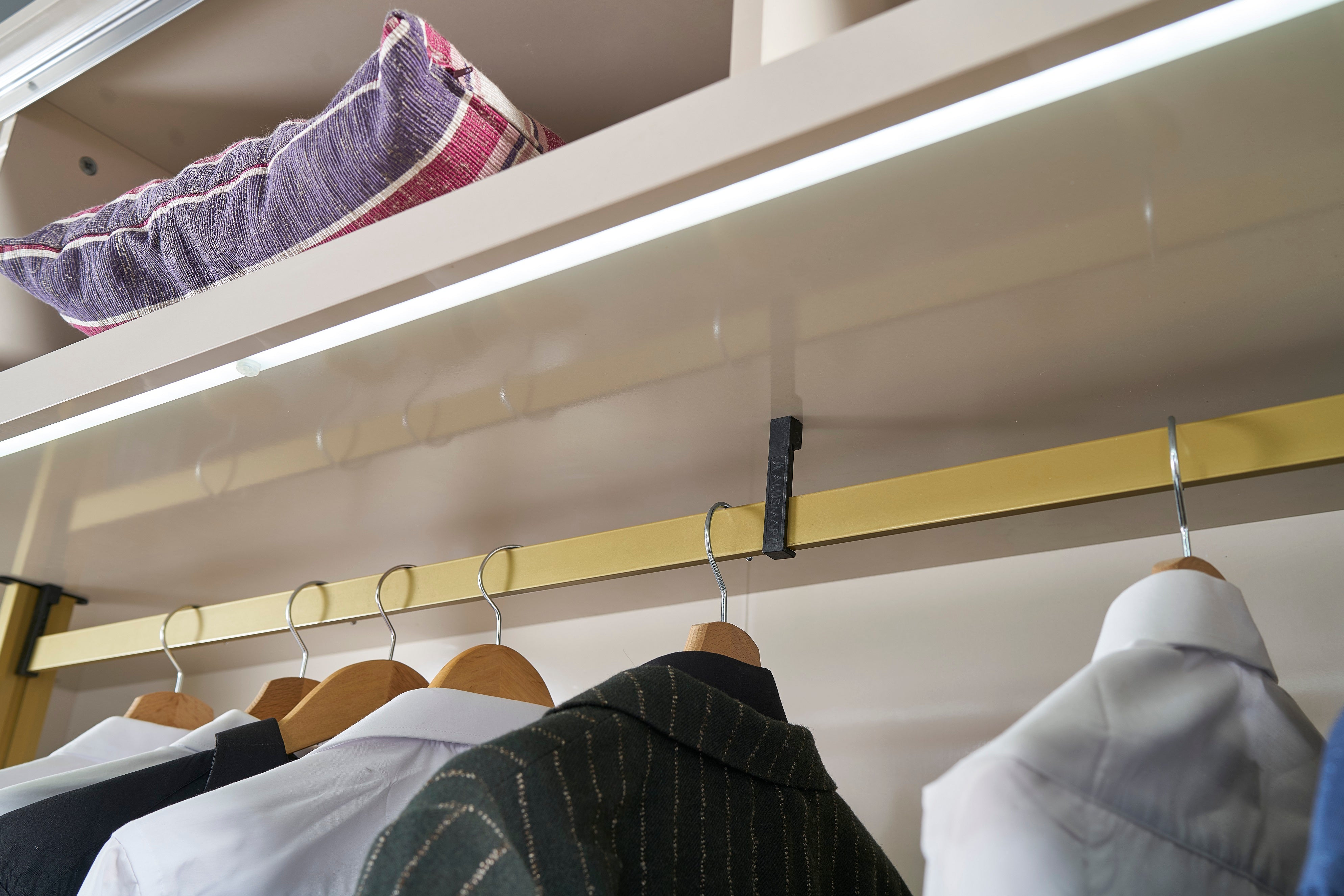 Модулен гардероб «Kapadokya» - 4 модула, с осветление, стъклени врати