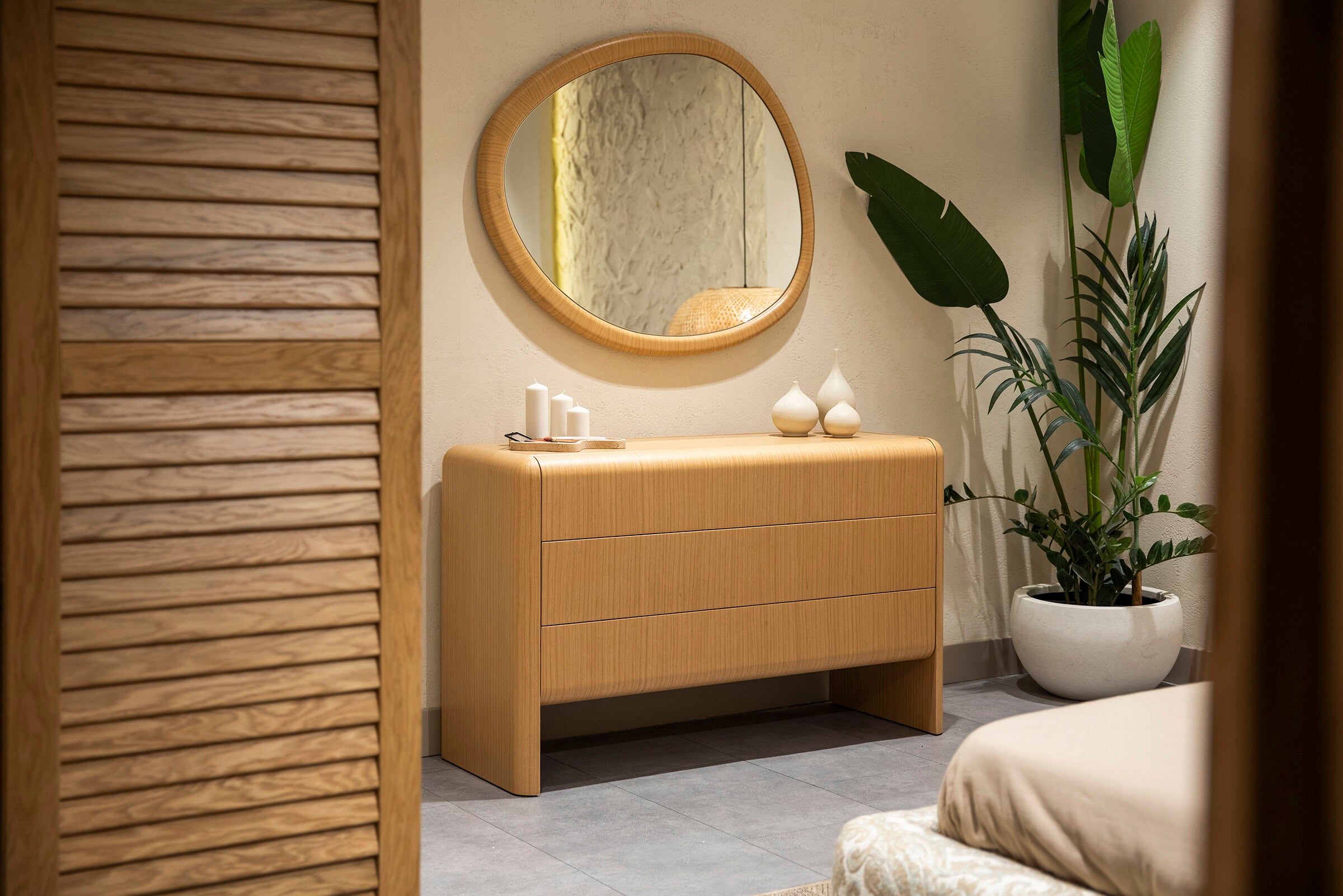 Скрин «Aqua» с три чекмеджета, размер 130х80х48см