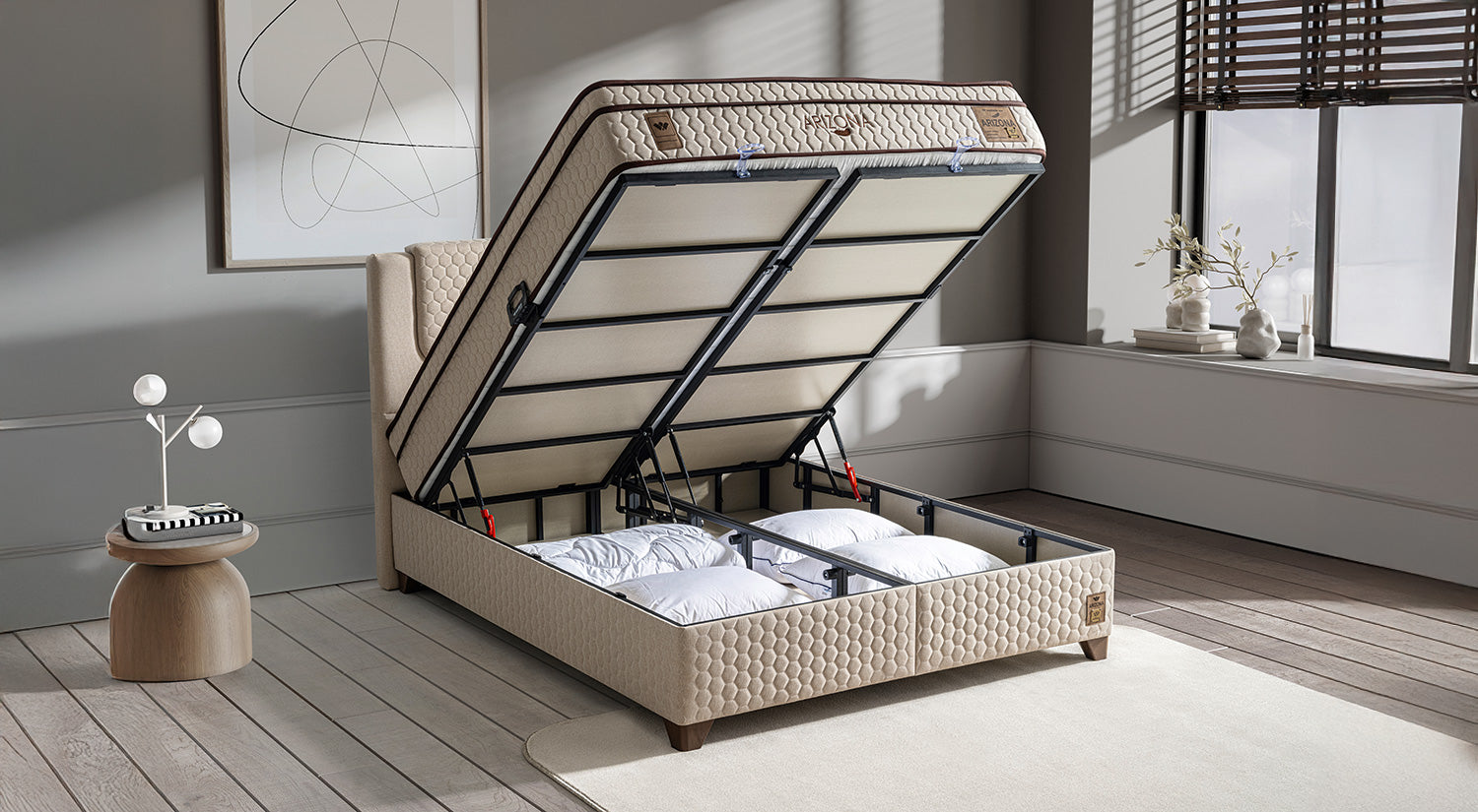 Тапицирано легло «Arizona» + Матрак и табла - с място за съхранение, повдигащ механизъм, система за безшумно затваряне