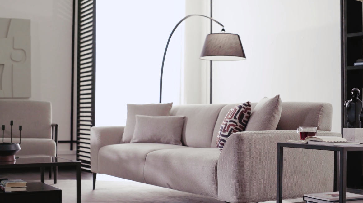 Триместен разтегателен диван «Berta» + 4 декоративни възглавници, ширина 230см