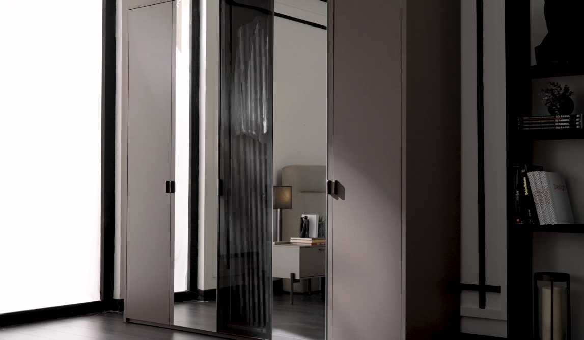 Петкрилен гардероб «Berta» - стъклени врати, огледало, ширина 227см