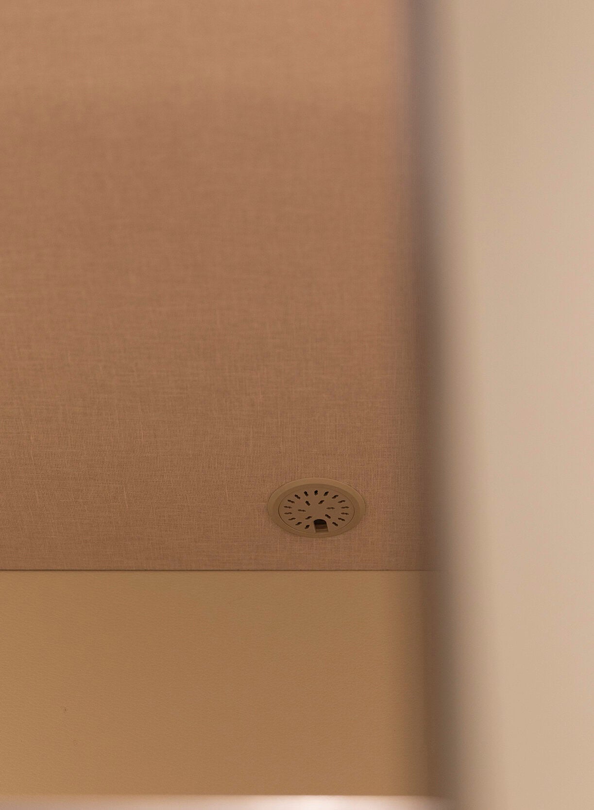 63 конфигурирани модула за гардероб «Beta» - с осветление, чекмеджета, лостове за закачалки и рафтове