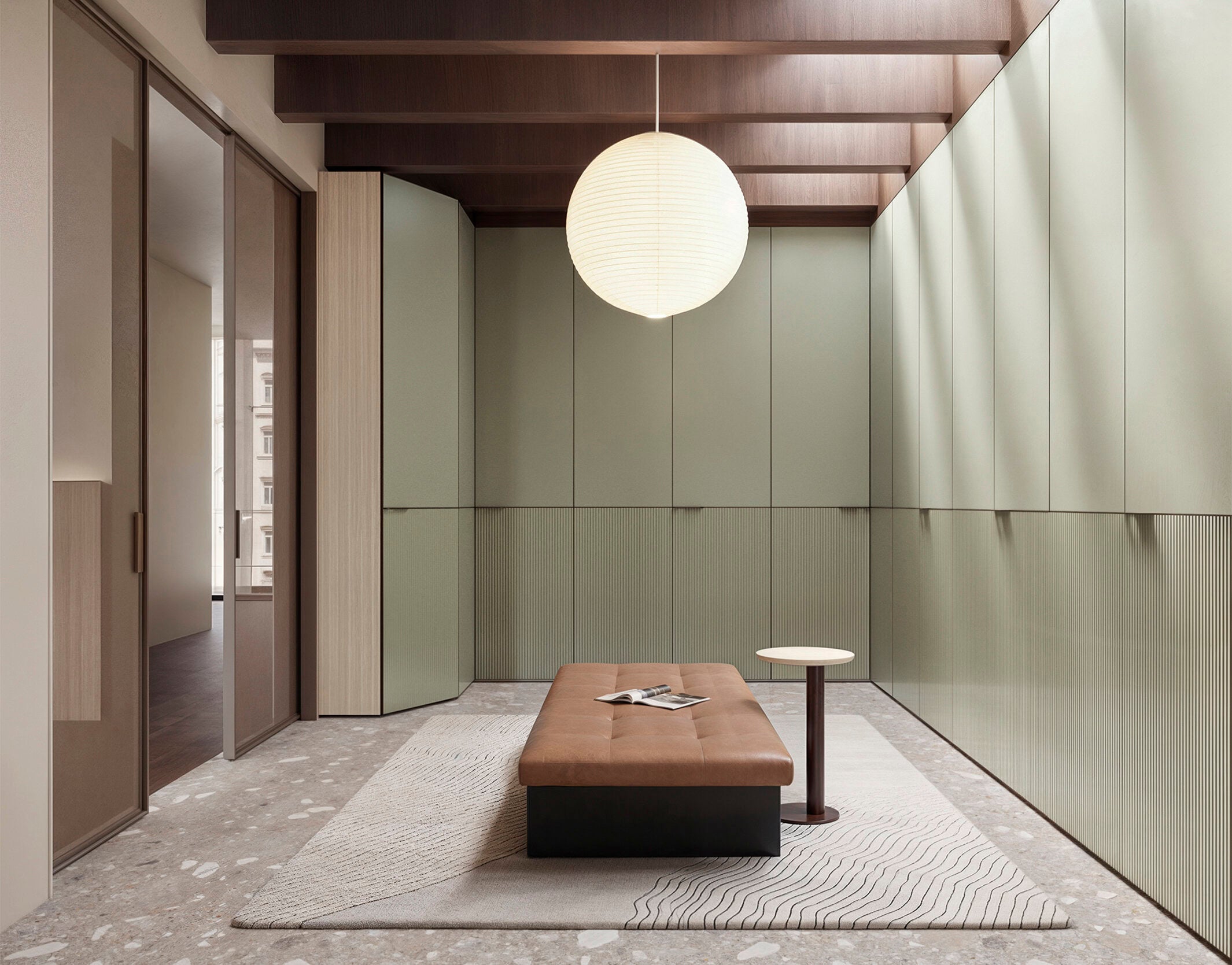 Пейка «Boss» с текстил, естествена кожа, размер 180х39х75см