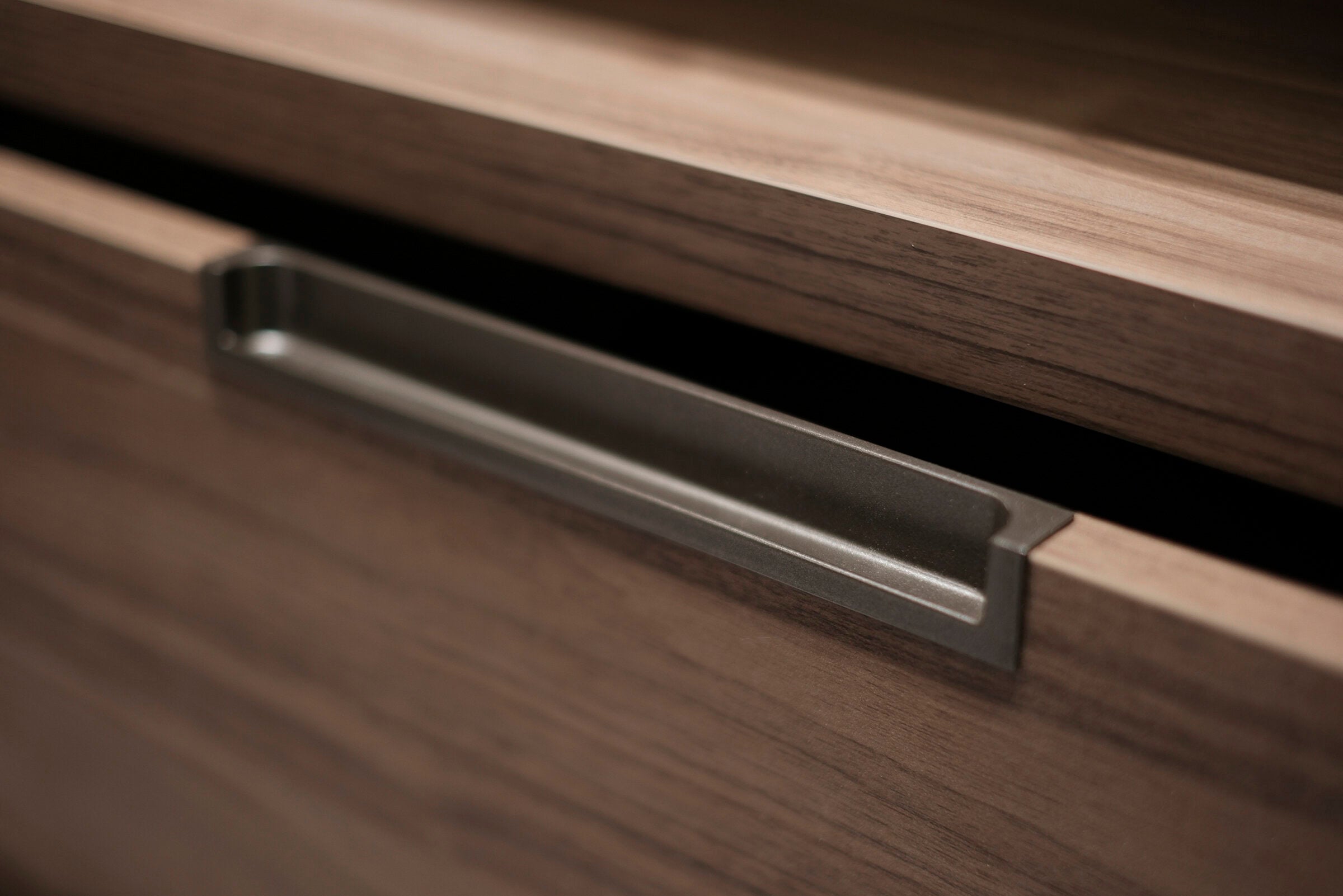 Островен модул «Beta» + чекмеджета с органайзери, ширина 100см