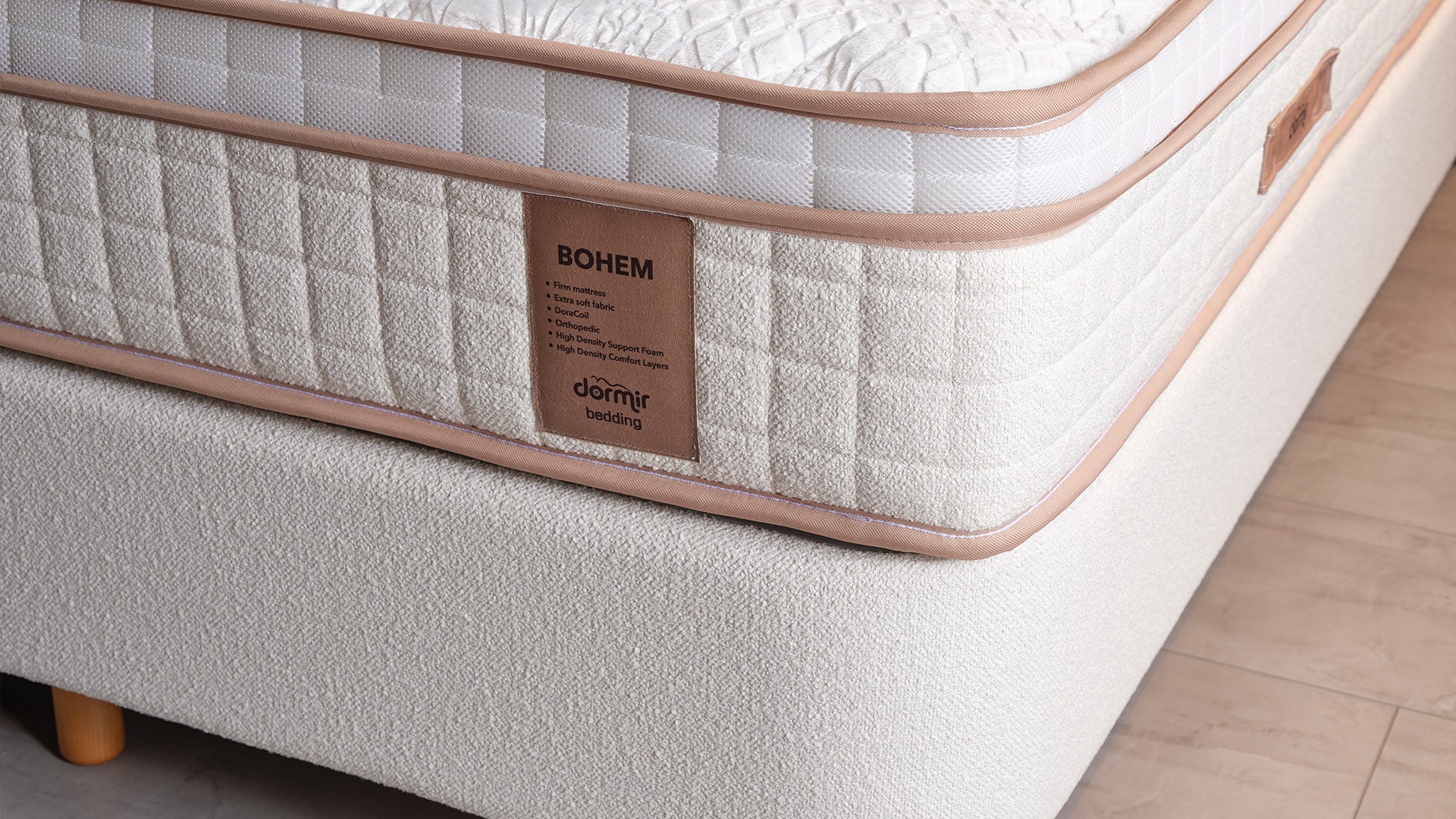 Тапицирано легло «Bohem» + Матрак и табла - с място за съхранение и система за безшумно затваряне