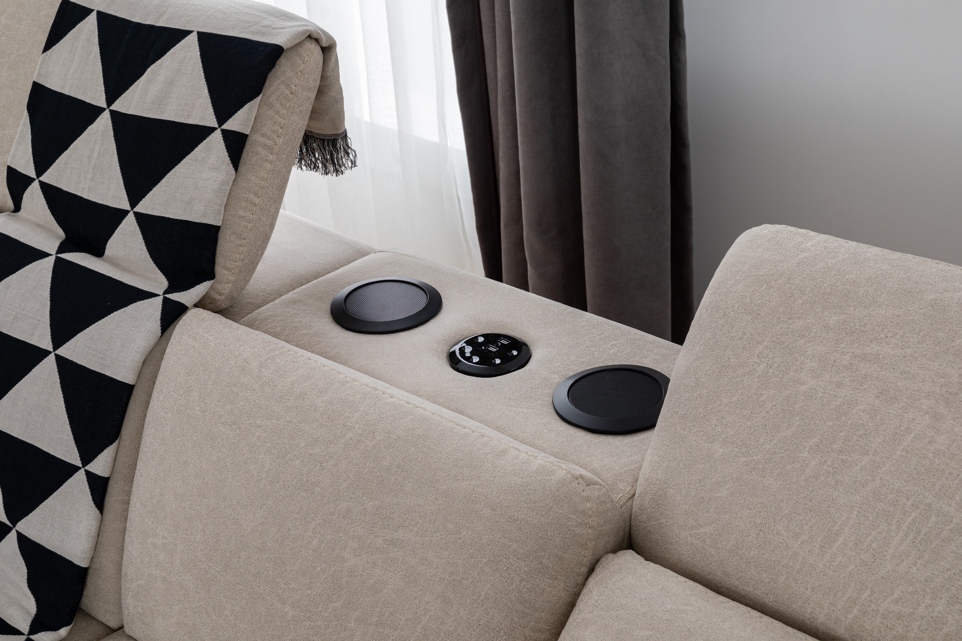 Ъглов разтегателен диван «Burgaz» + електрически механизъм, USB зарядна станция, ширина 370см