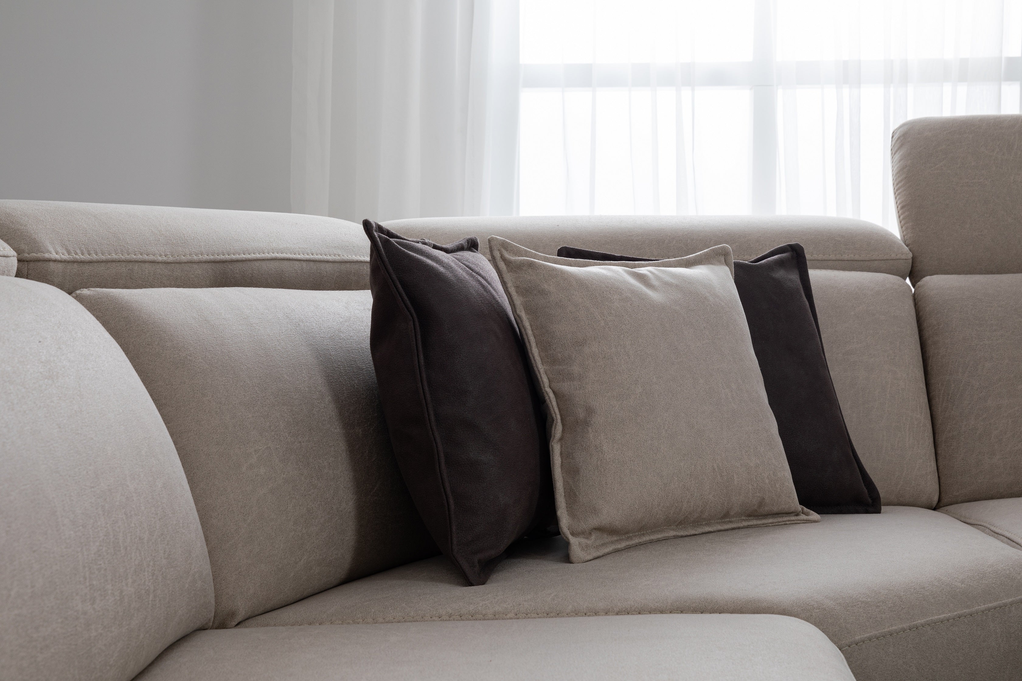 Ъглов разтегателен диван «Burgaz» + електрически механизъм, USB зарядна станция, ширина 370см