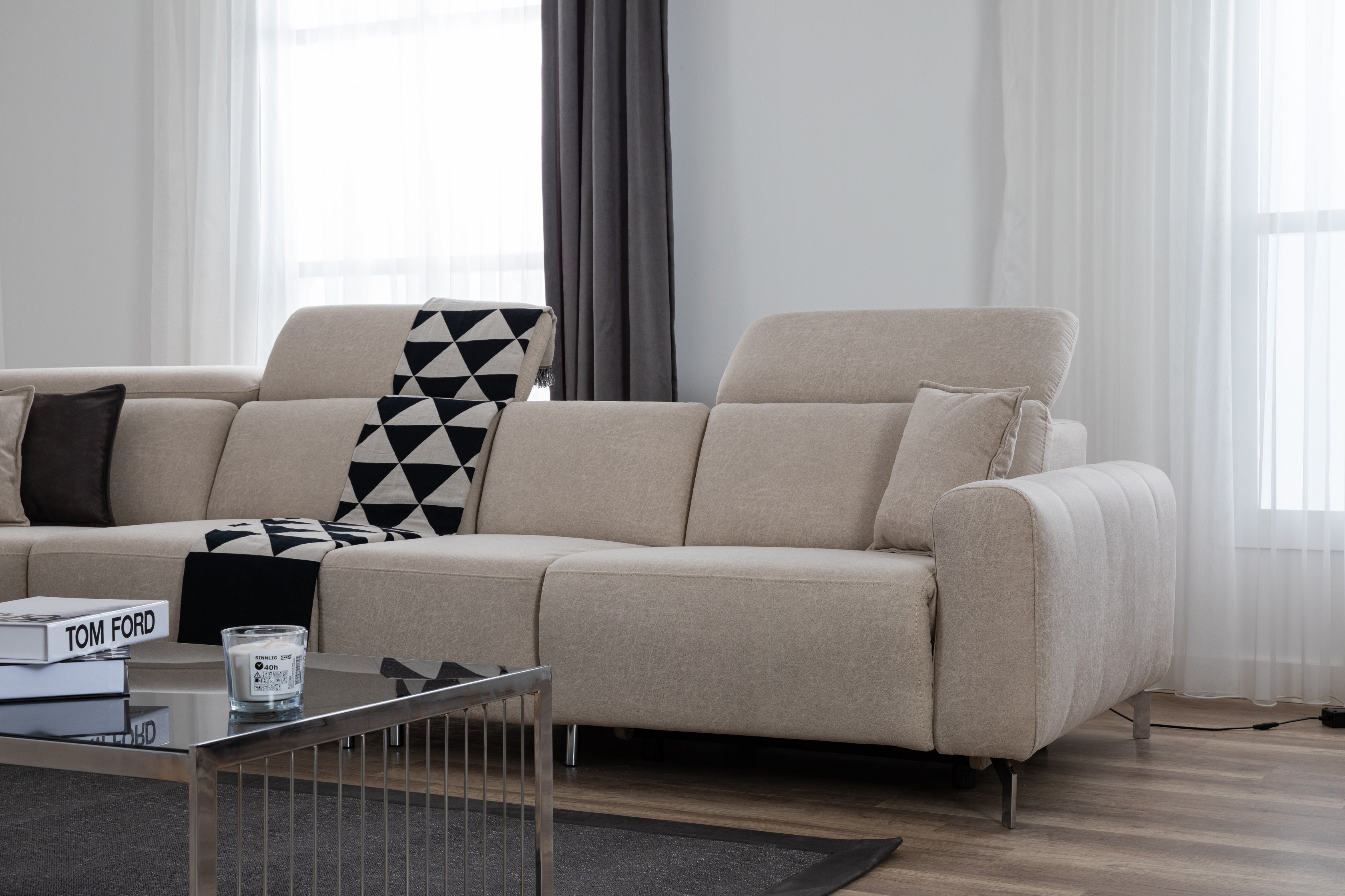 Модулен разтегателен диван «Burgaz» + електрически механизъм, USB зарядна станция