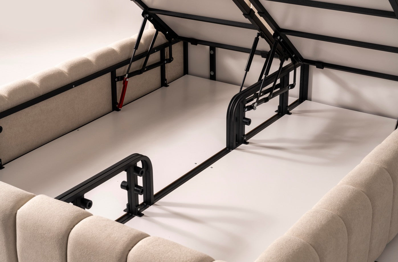 Тапицирано легло «Calm» + Матрак и табла - с място за съхранение, повдигащ механизъм, система за безшумно затваряне