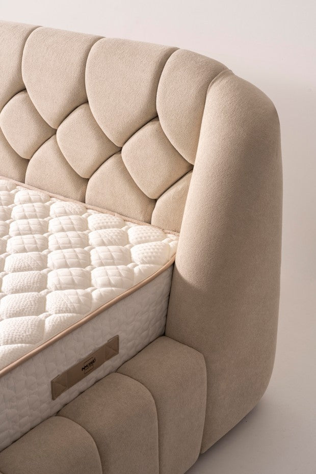 Тапицирано легло «Calm» + Матрак и табла - с място за съхранение, повдигащ механизъм, система за безшумно затваряне