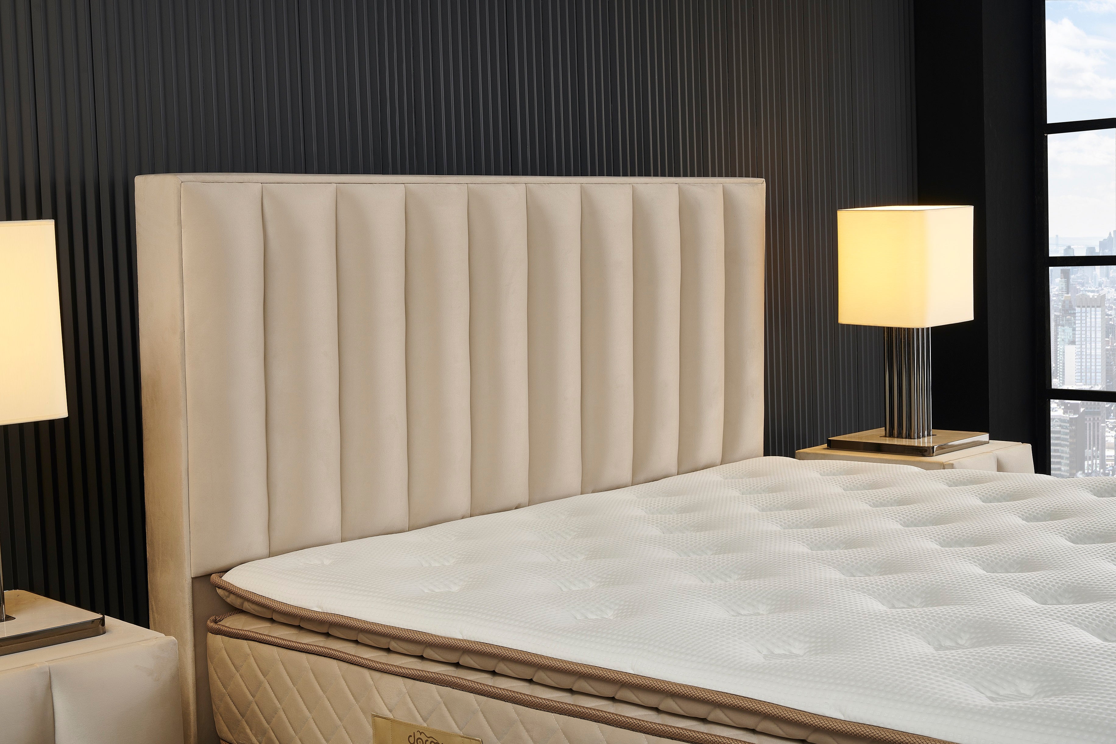 Тапицирано легло «Line» + Матрак и табла - с място за съхранение, повдигащ механизъм, система за безшумно затваряне