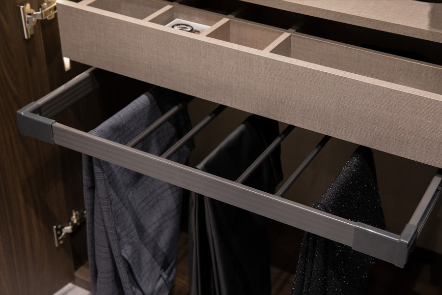 19 конфигурирани модула за гардероб «Alfa» - с осветление, чекмеджета, лостове за закачалки и рафтове