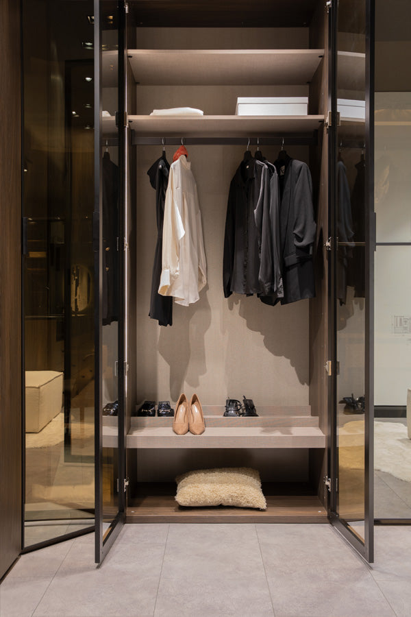 19 конфигурирани модула за гардероб «Alfa» - с осветление, чекмеджета, лостове за закачалки и рафтове